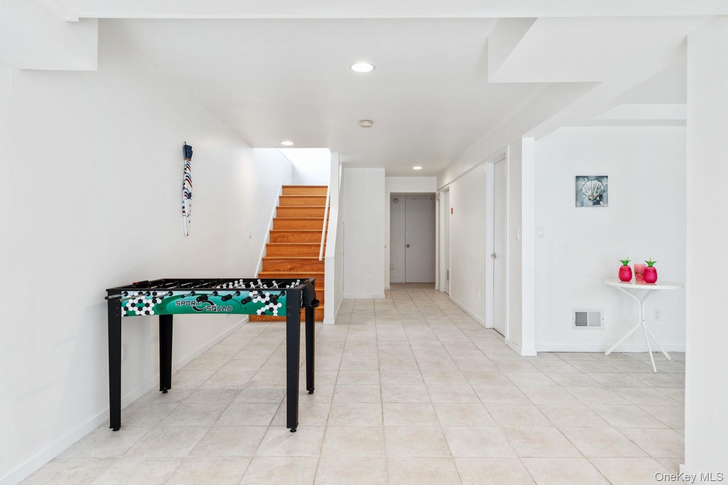 12 Douglas Court, Hampton Bays, NY 11946