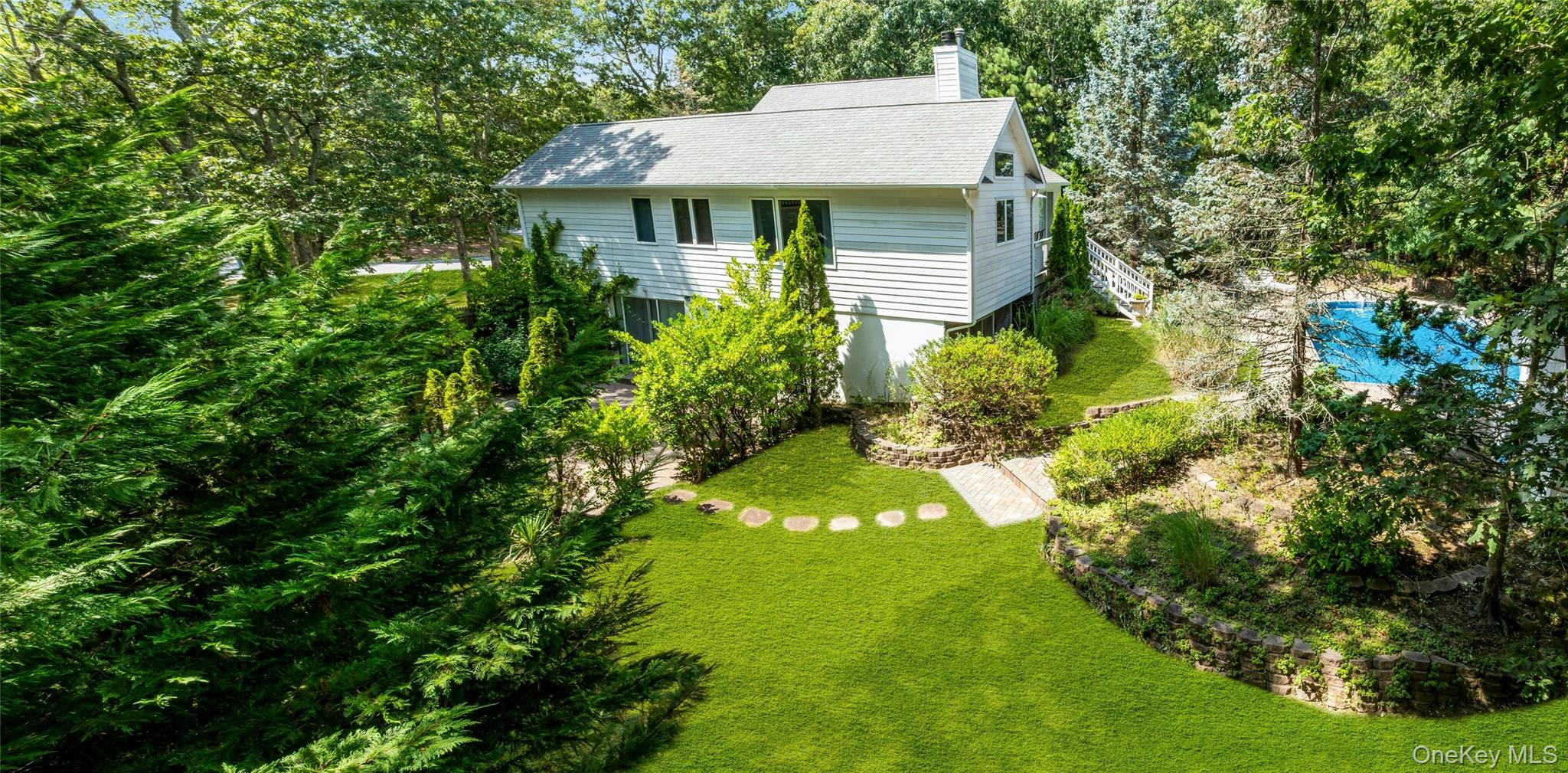 12 Douglas Court, Hampton Bays, NY 11946