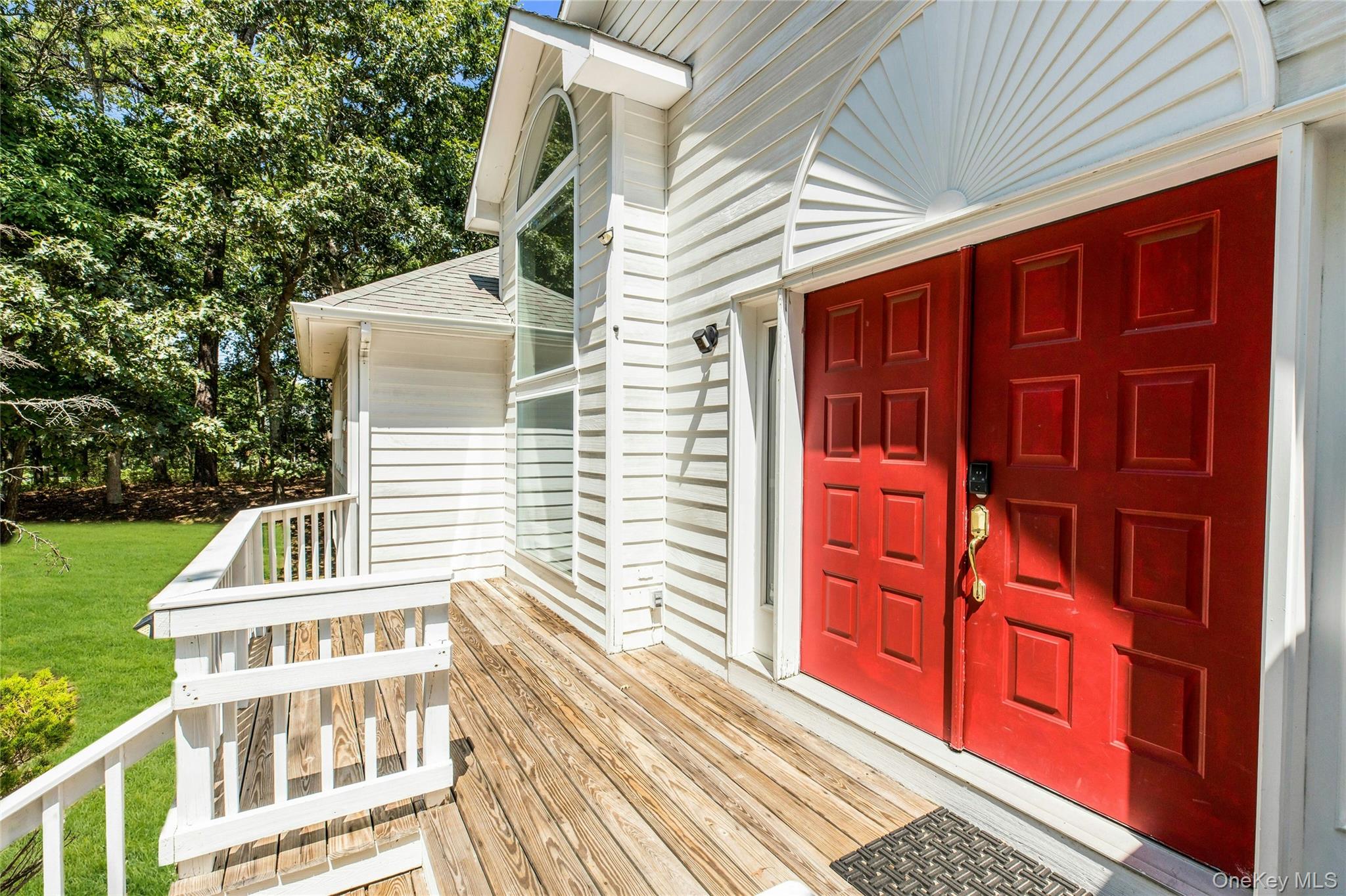 12 Douglas Court, Hampton Bays, NY 11946