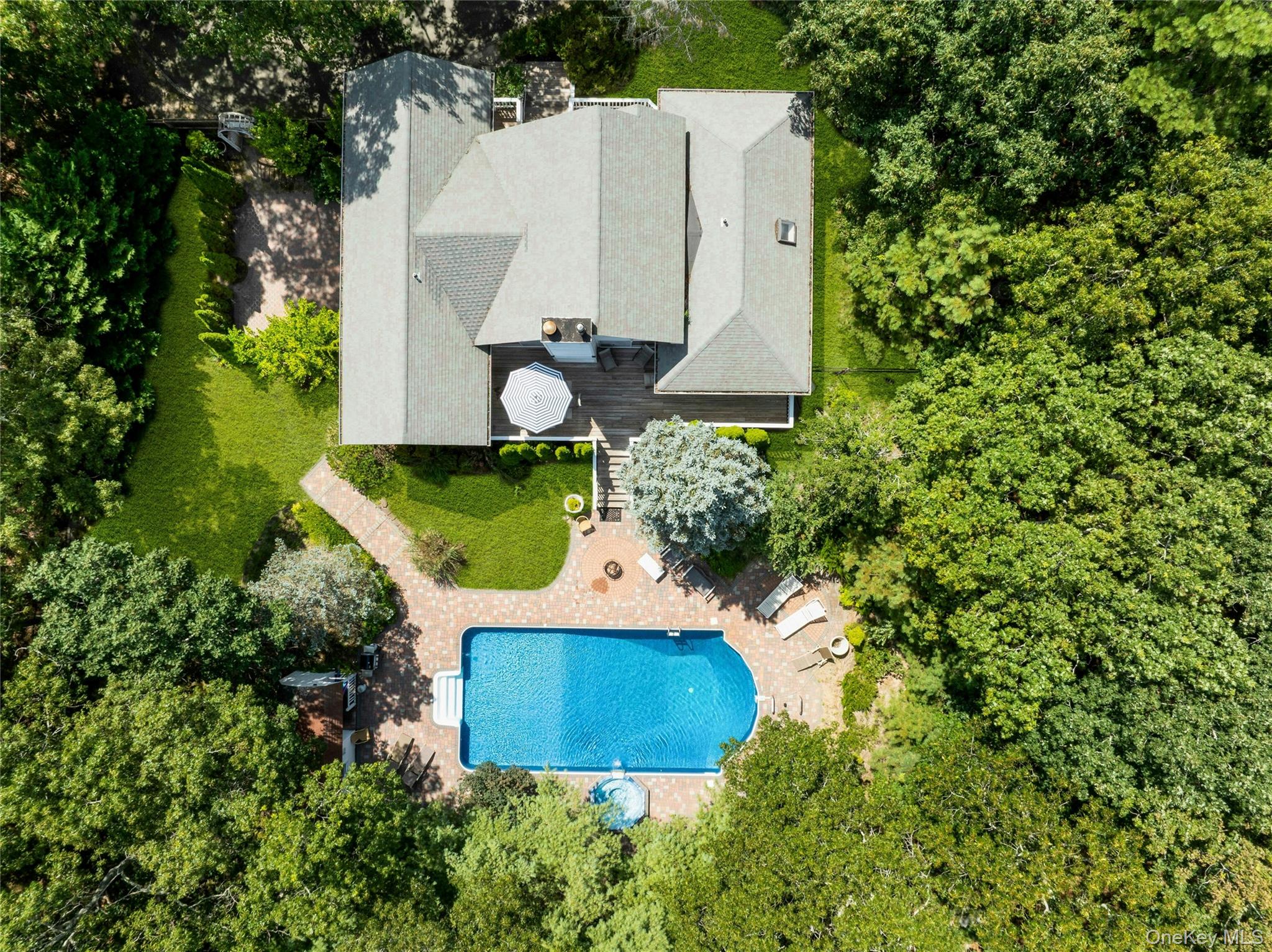 12 Douglas Court, Hampton Bays, NY 11946