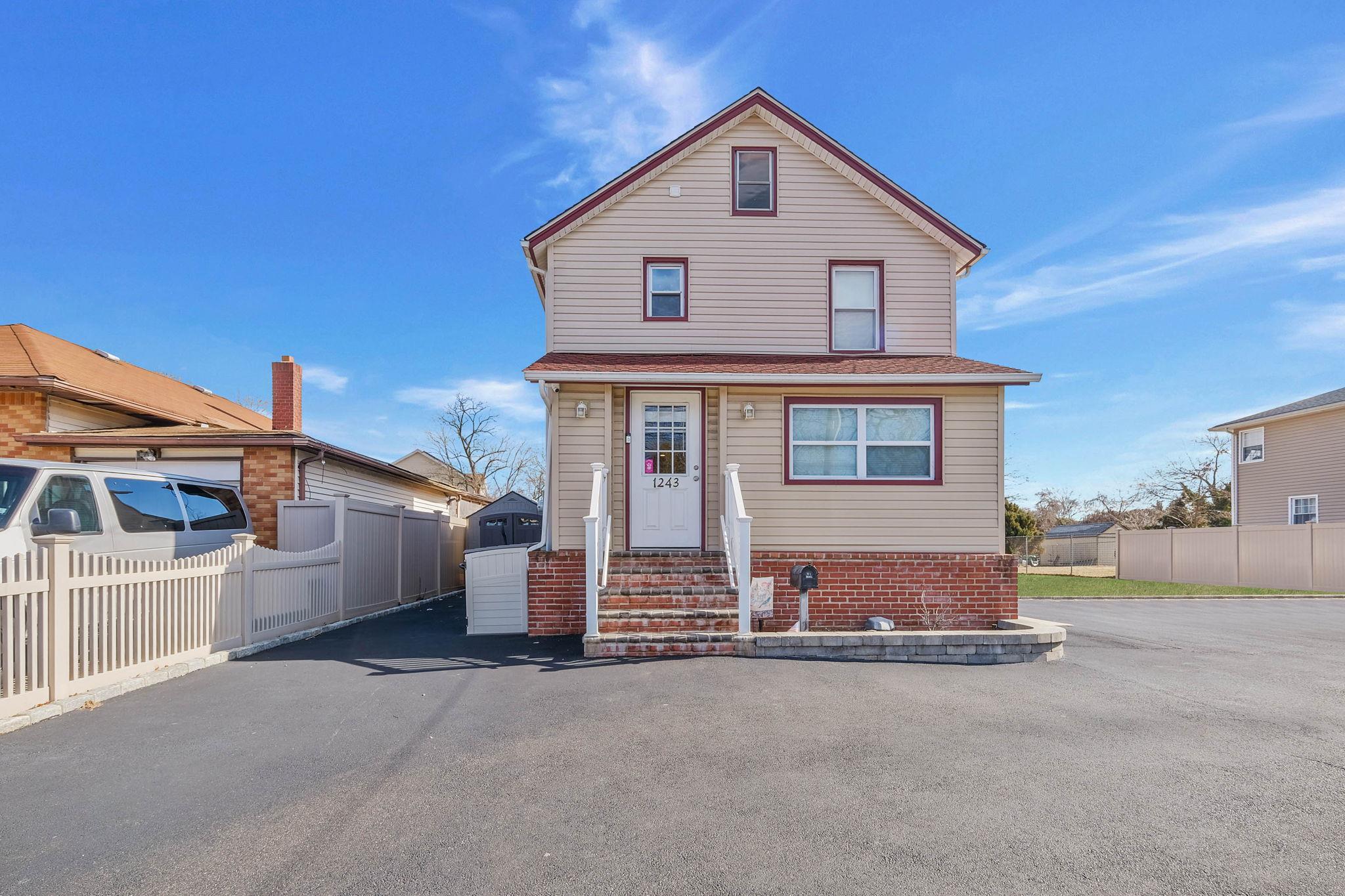 1243 Peapond Road, North Bellmore, NY 11710