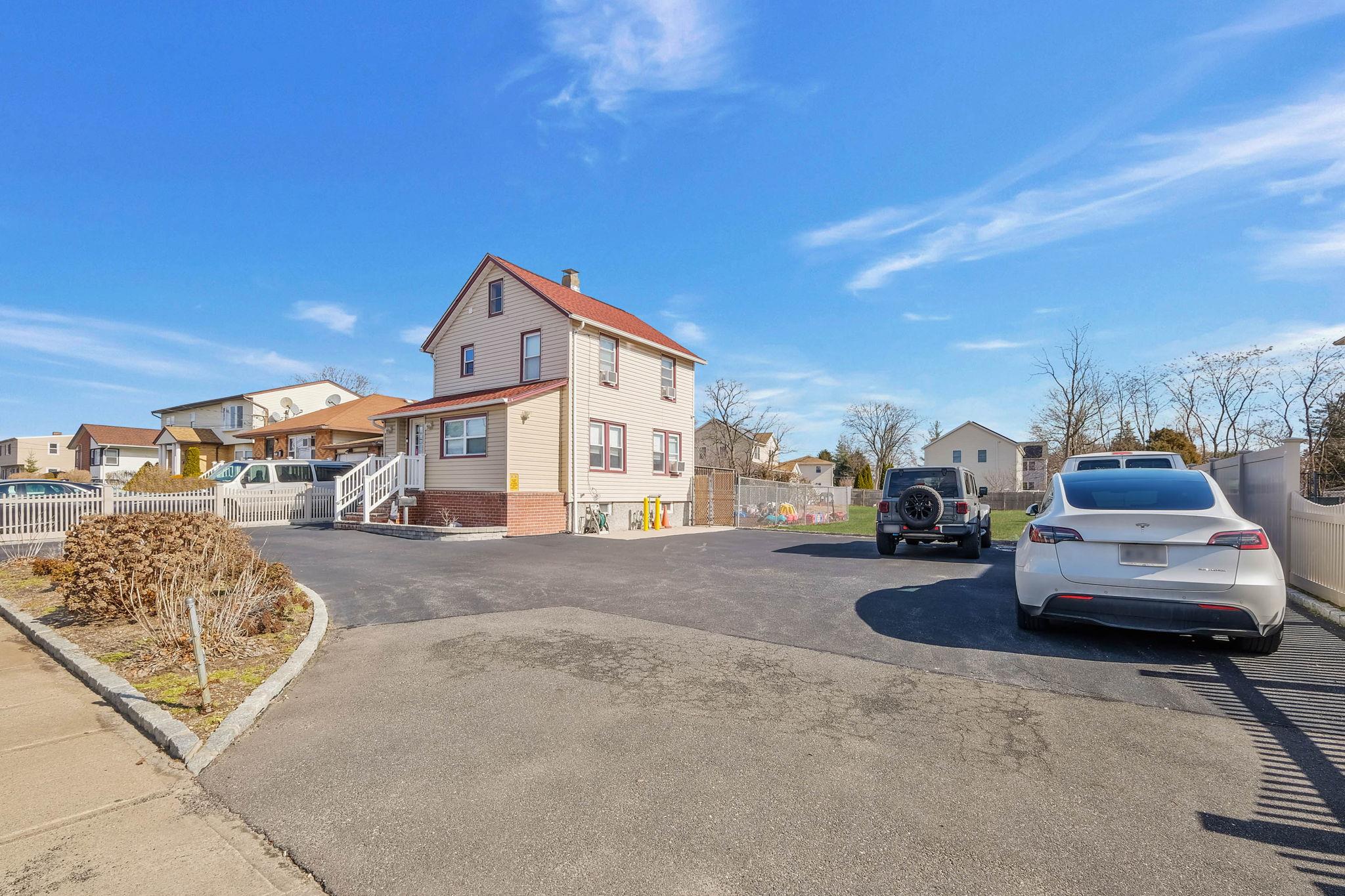 1243 Peapond Road, North Bellmore, NY 11710