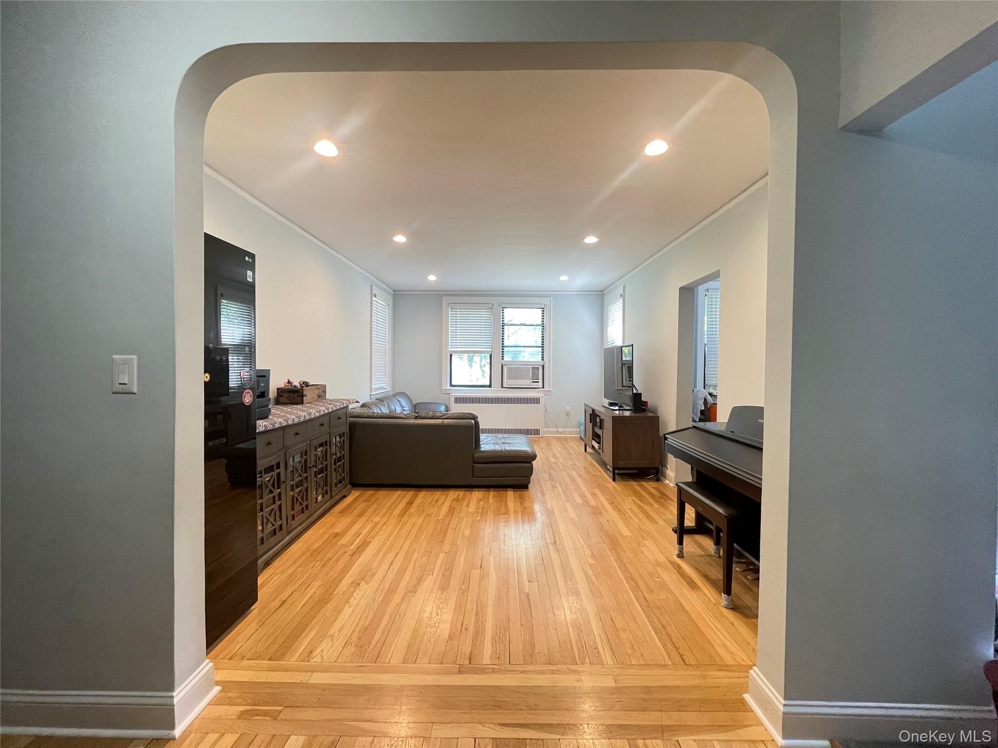 4001 Little Neck Parkway # 1A, Little Neck, NY 11363