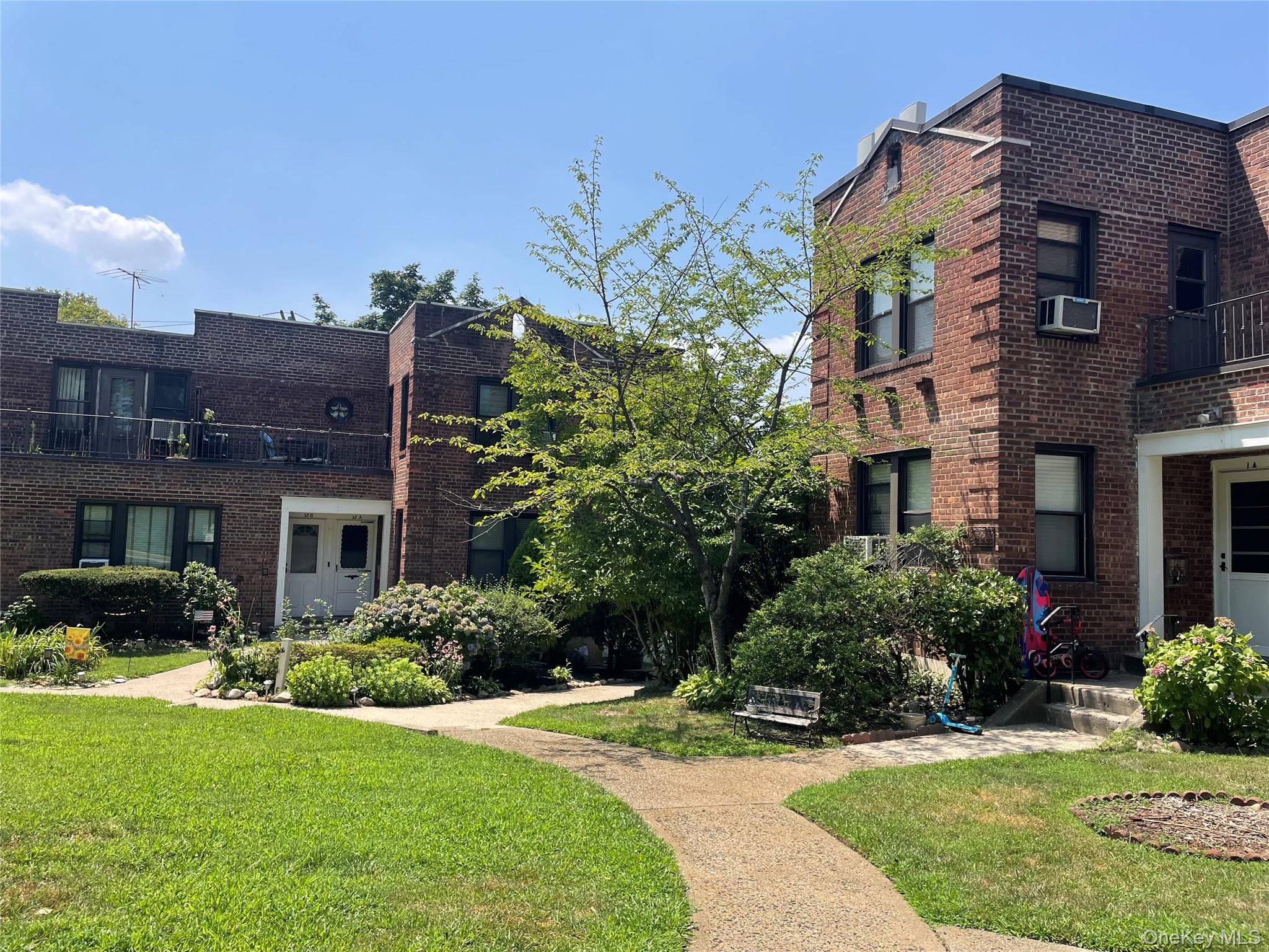 4001 Little Neck Parkway # 1A, Little Neck, NY 11363