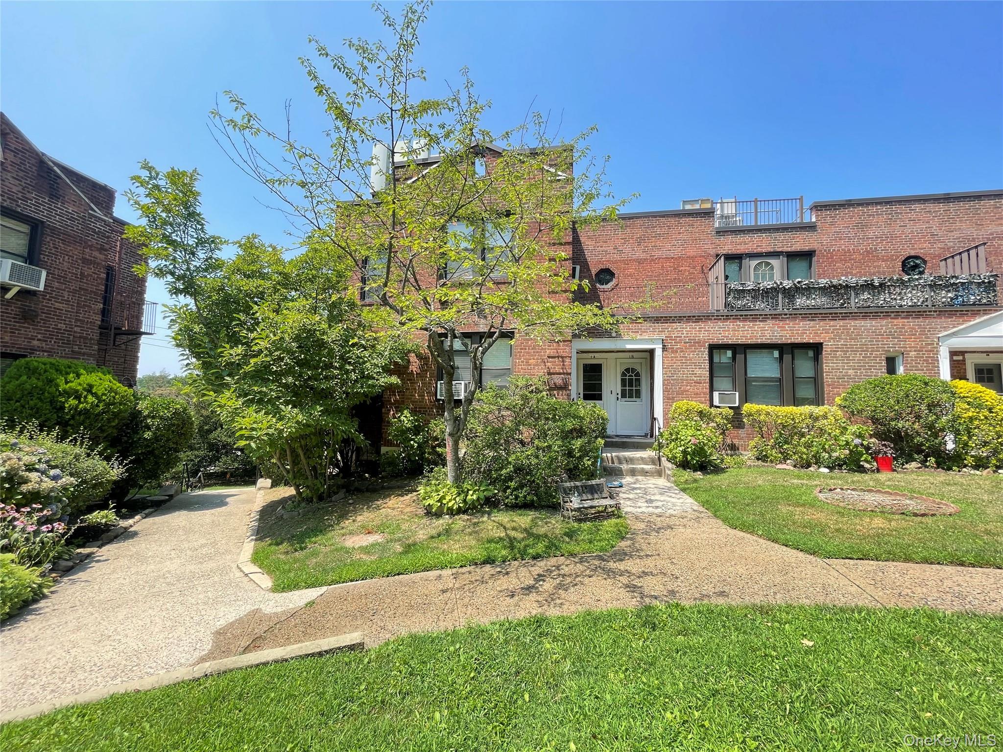 4001 Little Neck Parkway # 1A, Little Neck, NY 11363