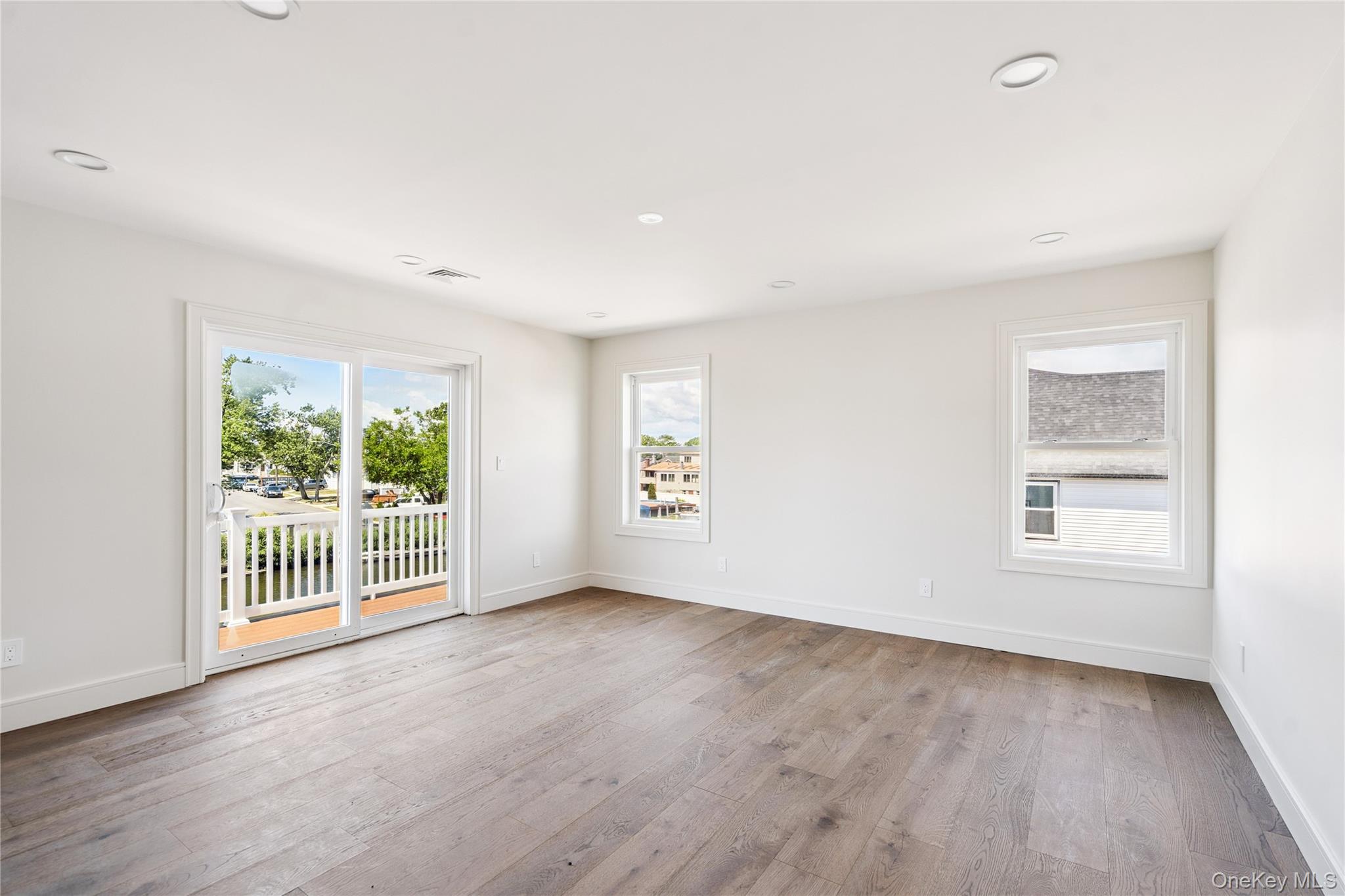 775 S 9th Street, Lindenhurst, NY 11757