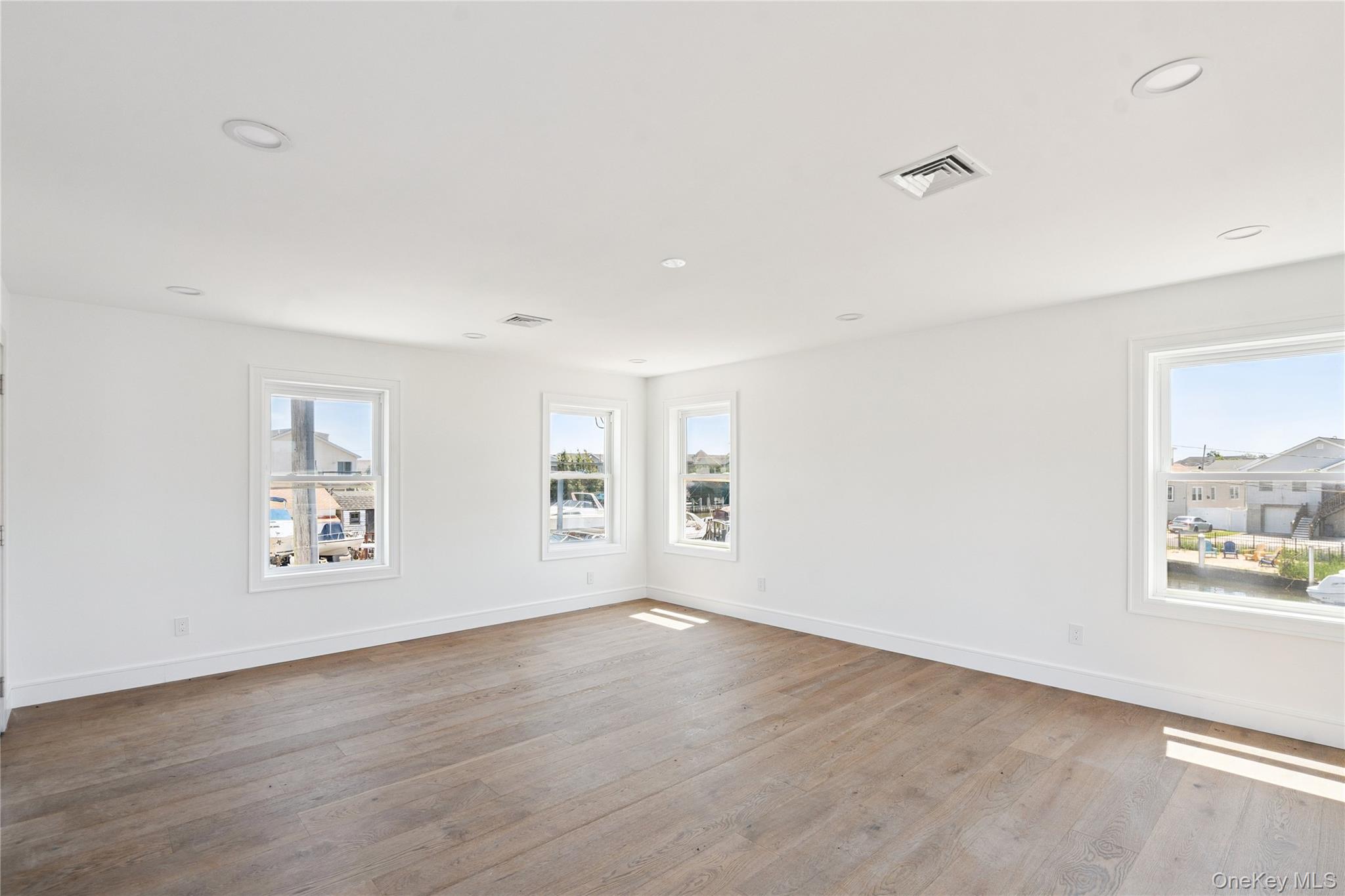 775 S 9th Street, Lindenhurst, NY 11757