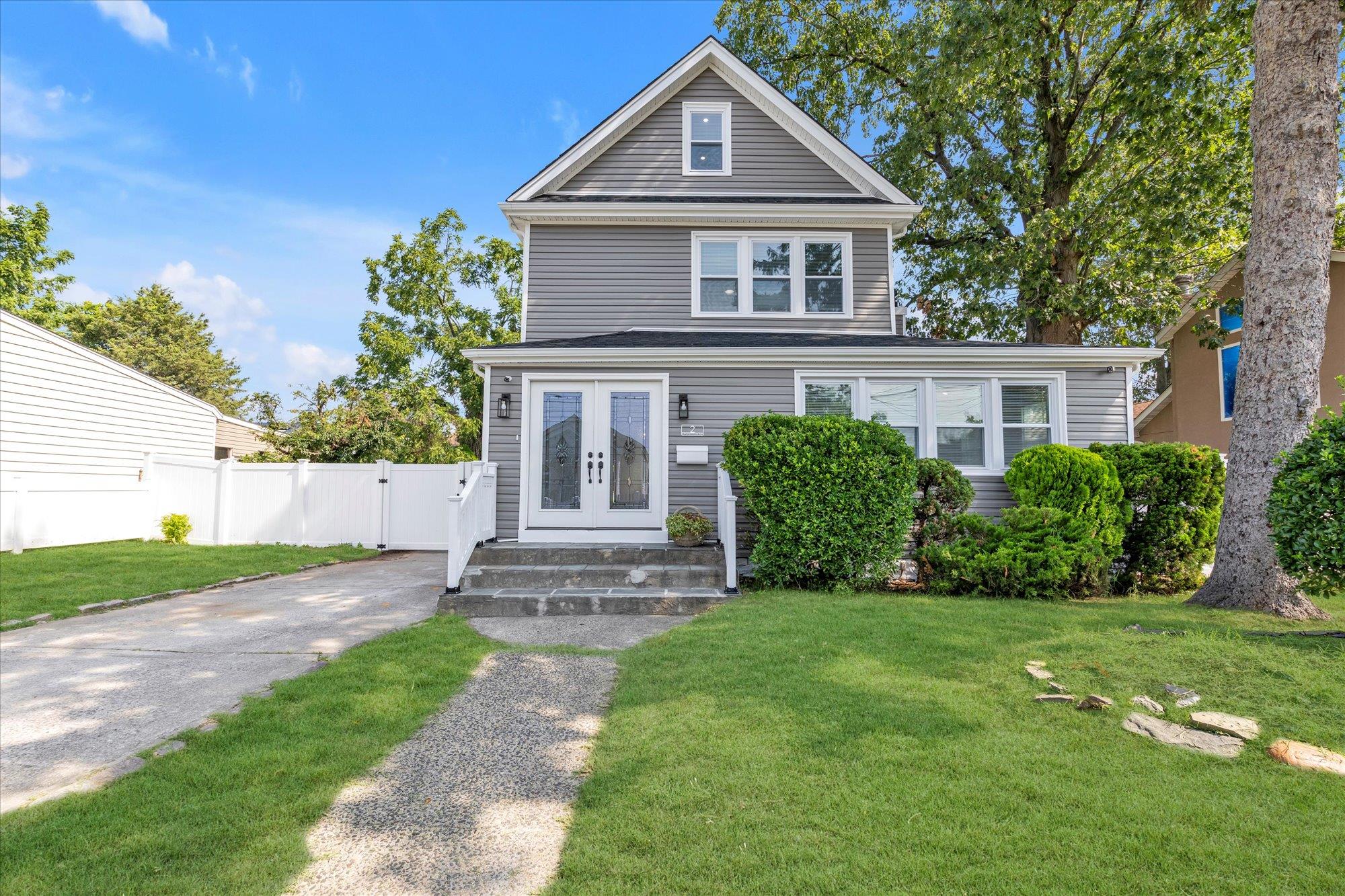 2 Canandaigua Avenue, West Hempstead, NY 11552