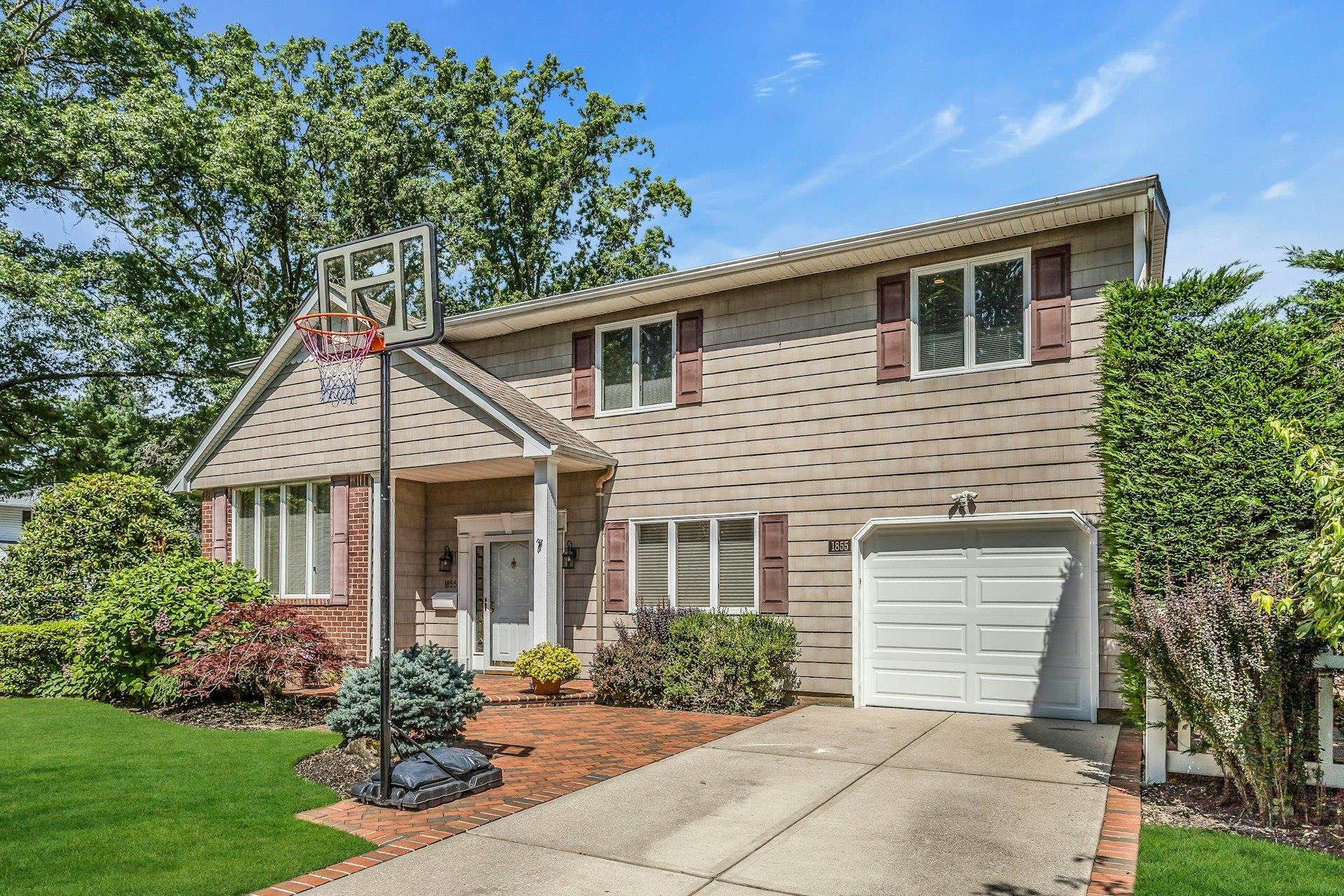 1855 Zana Court, North Merrick, NY 11566