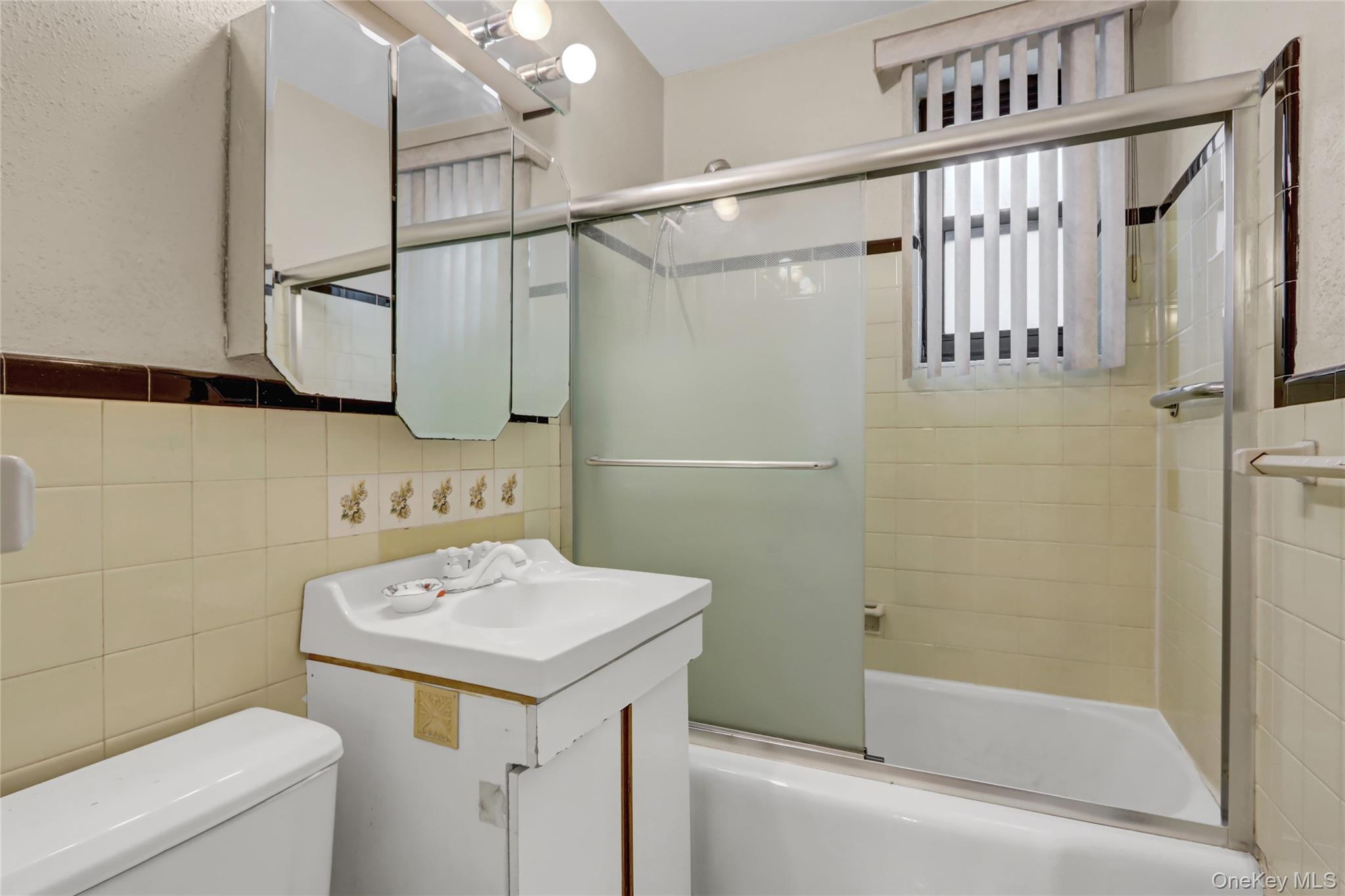 26-16 Union Street # 4A, Flushing, NY 11354