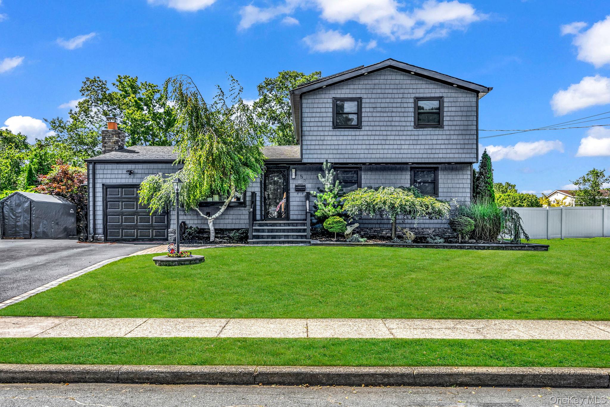 58 39th Street, Islip, NY 11751