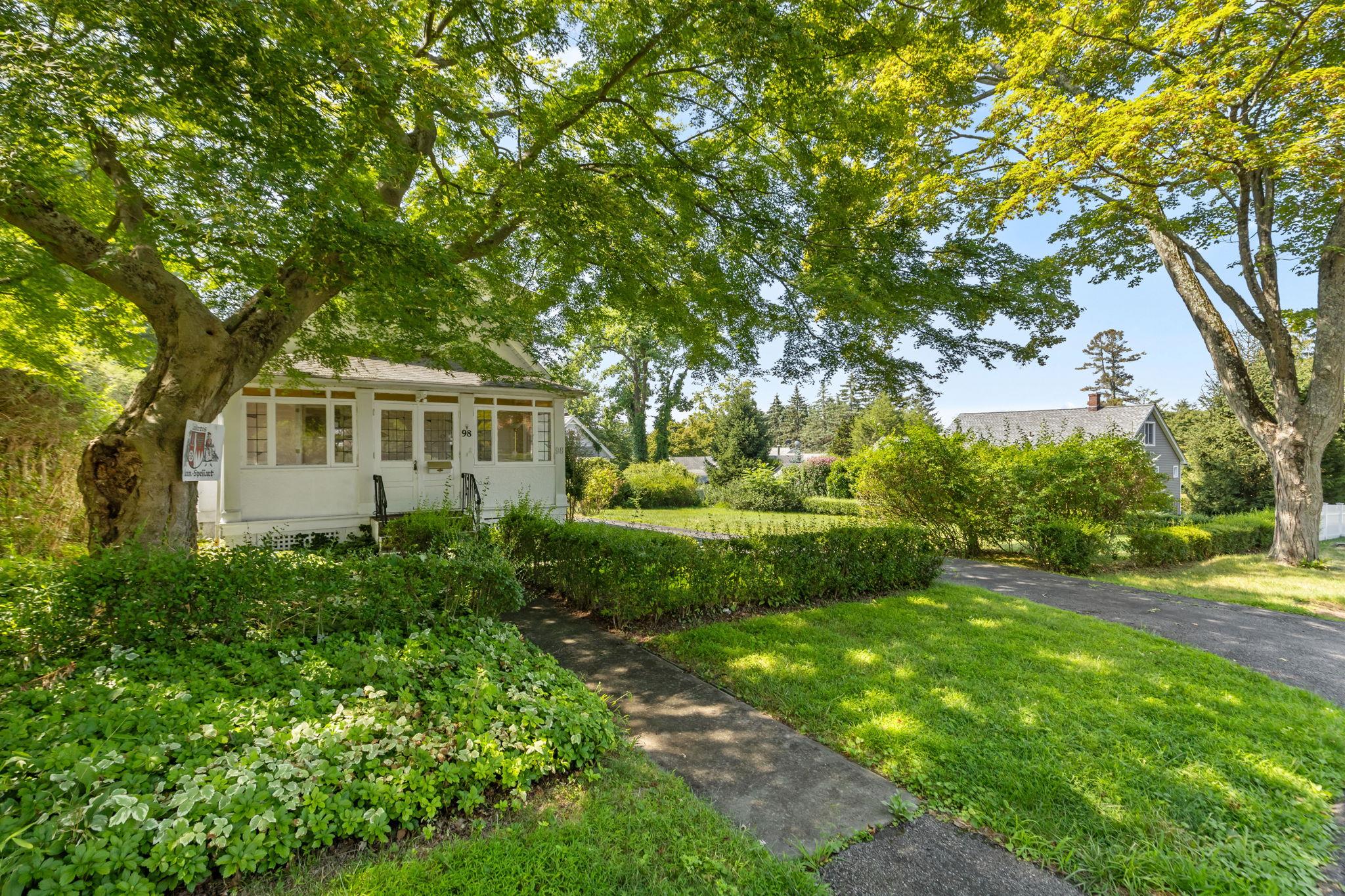 98 Westlake Drive, Valhalla, NY 10595
