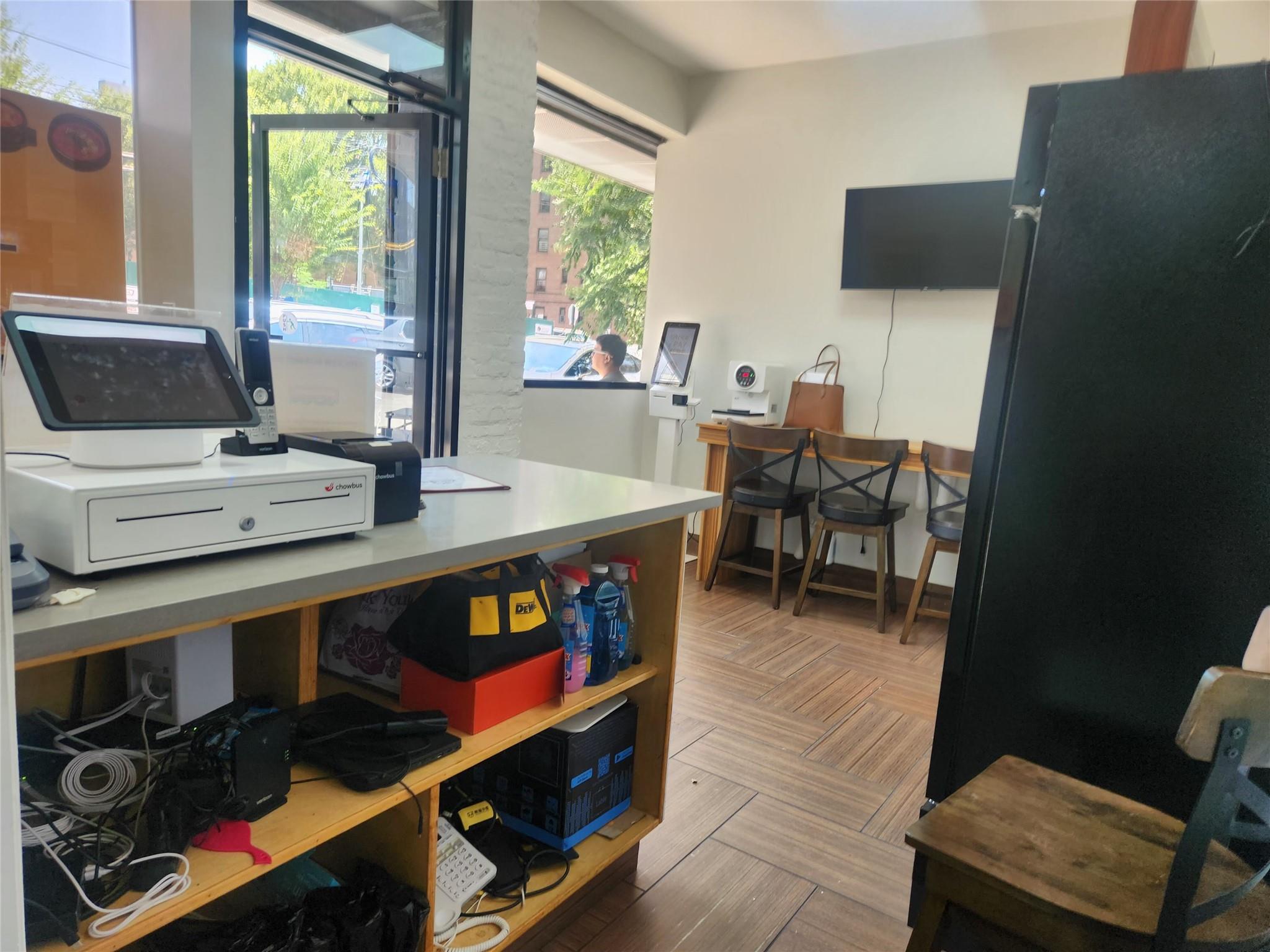 45-13 Broadway, Astoria, NY 11103