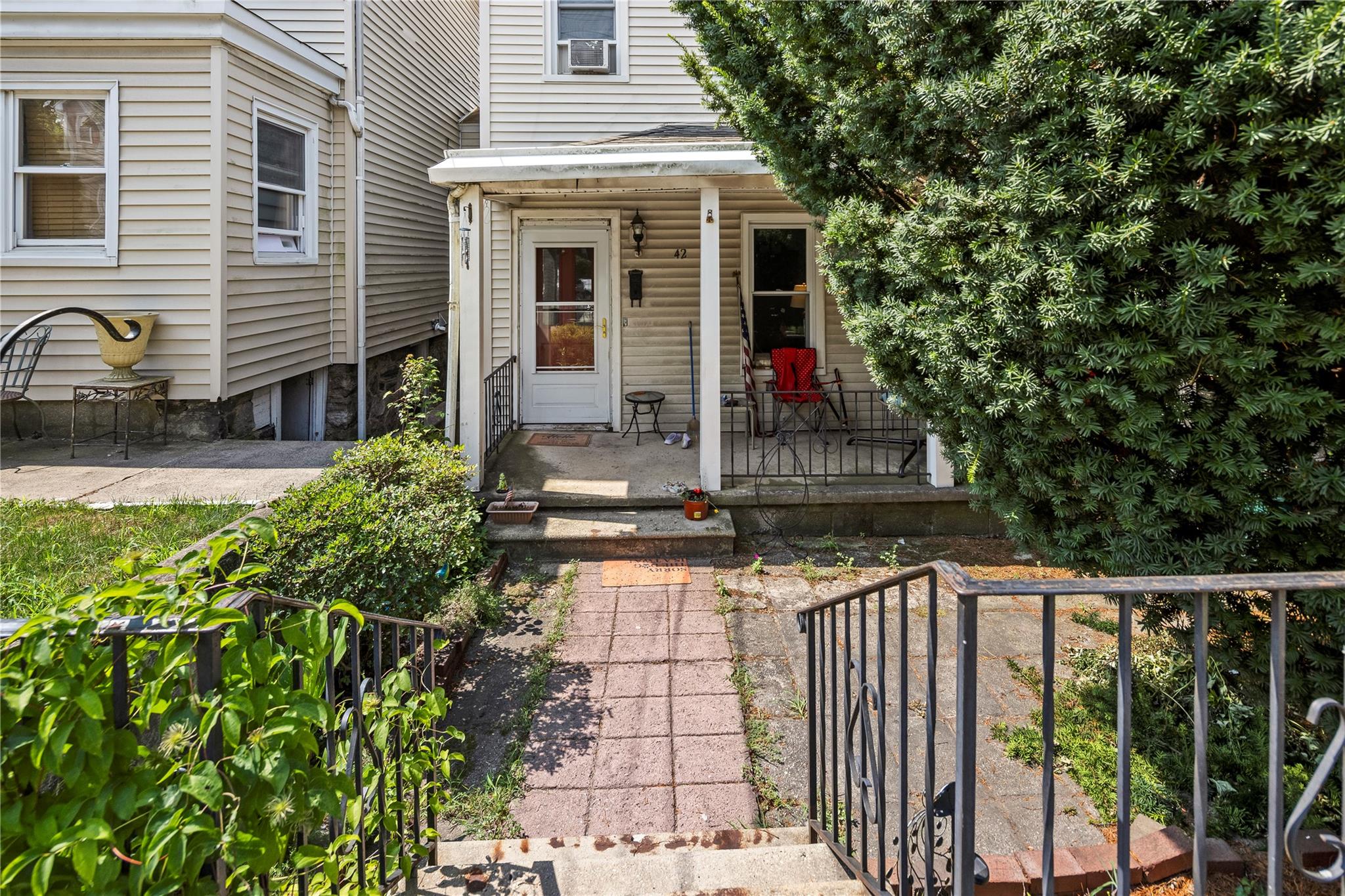 42 Edgewood Avenue, Yonkers, NY 10704