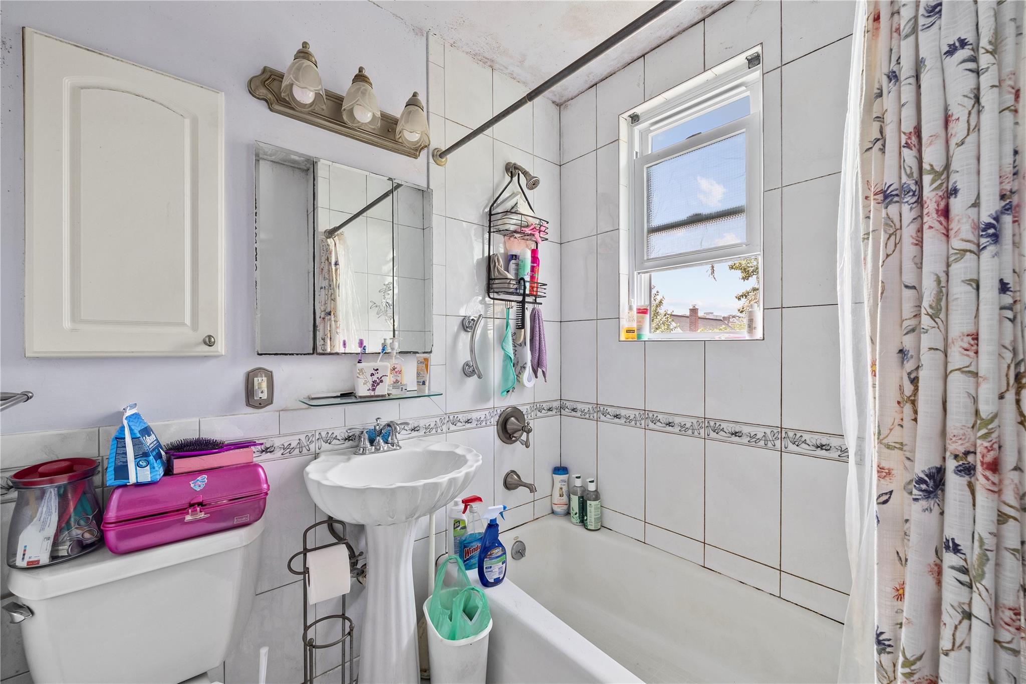 42 Edgewood Avenue, Yonkers, NY 10704