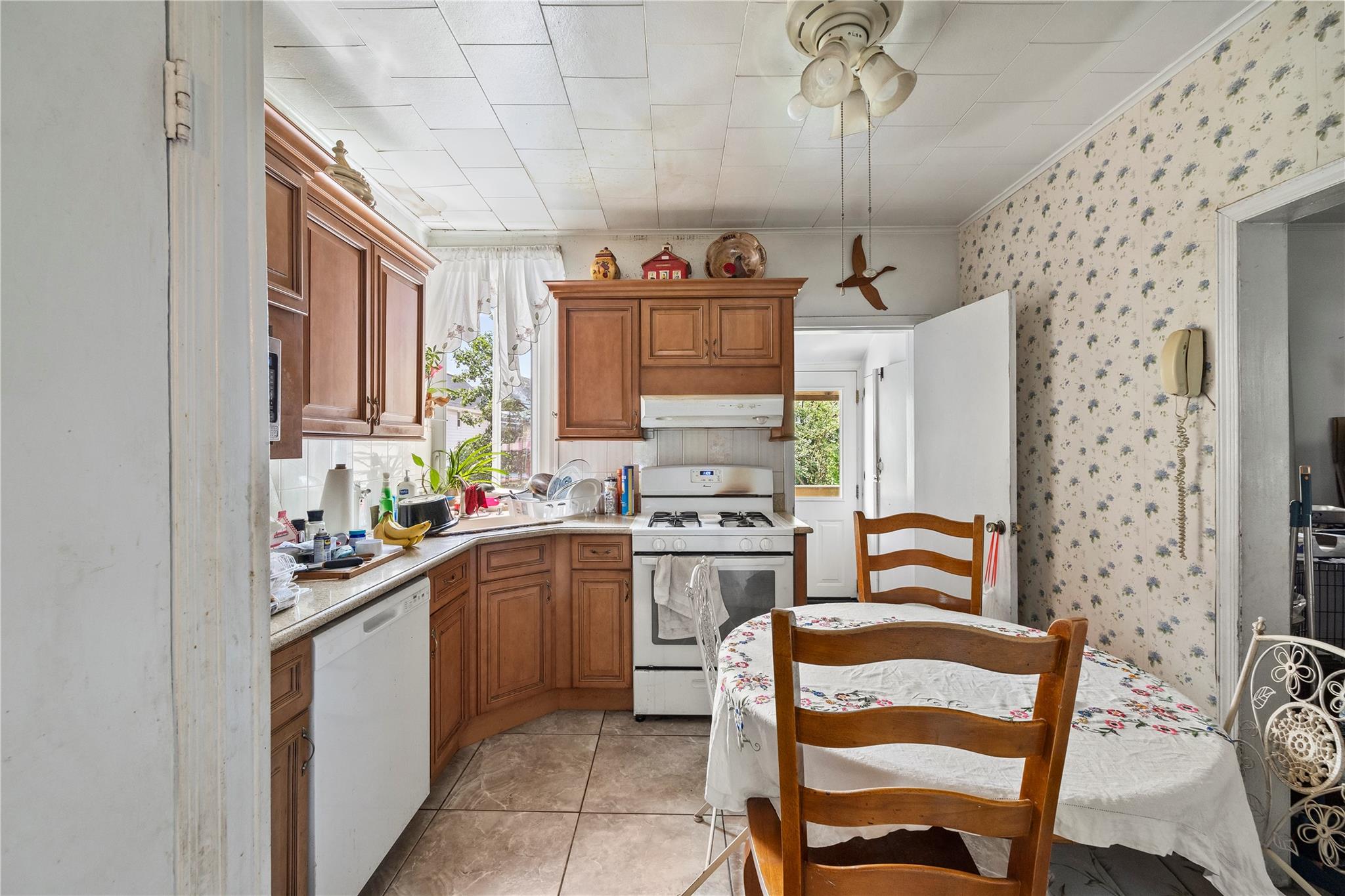 42 Edgewood Avenue, Yonkers, NY 10704