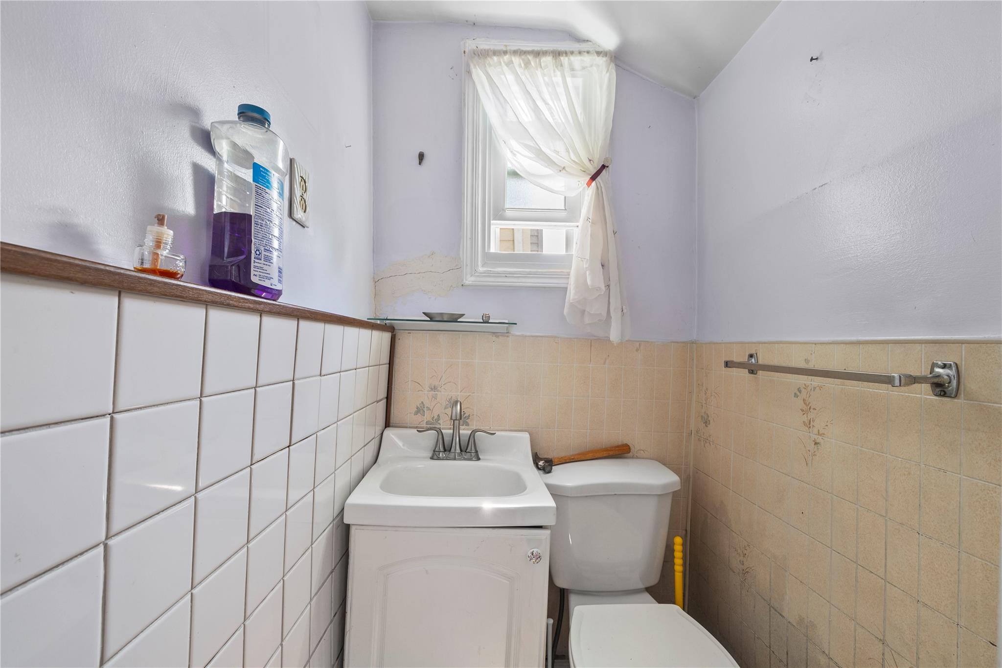 42 Edgewood Avenue, Yonkers, NY 10704