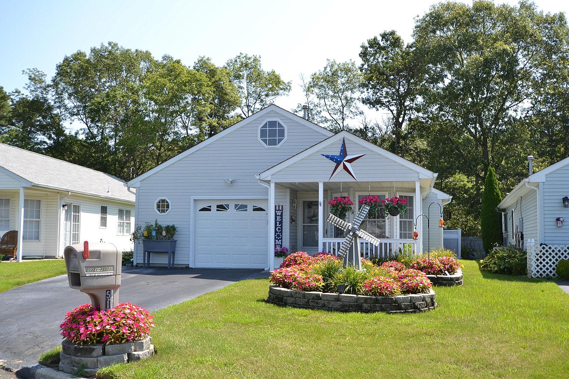 5188 Village Circle E, Manorville, NY 11949