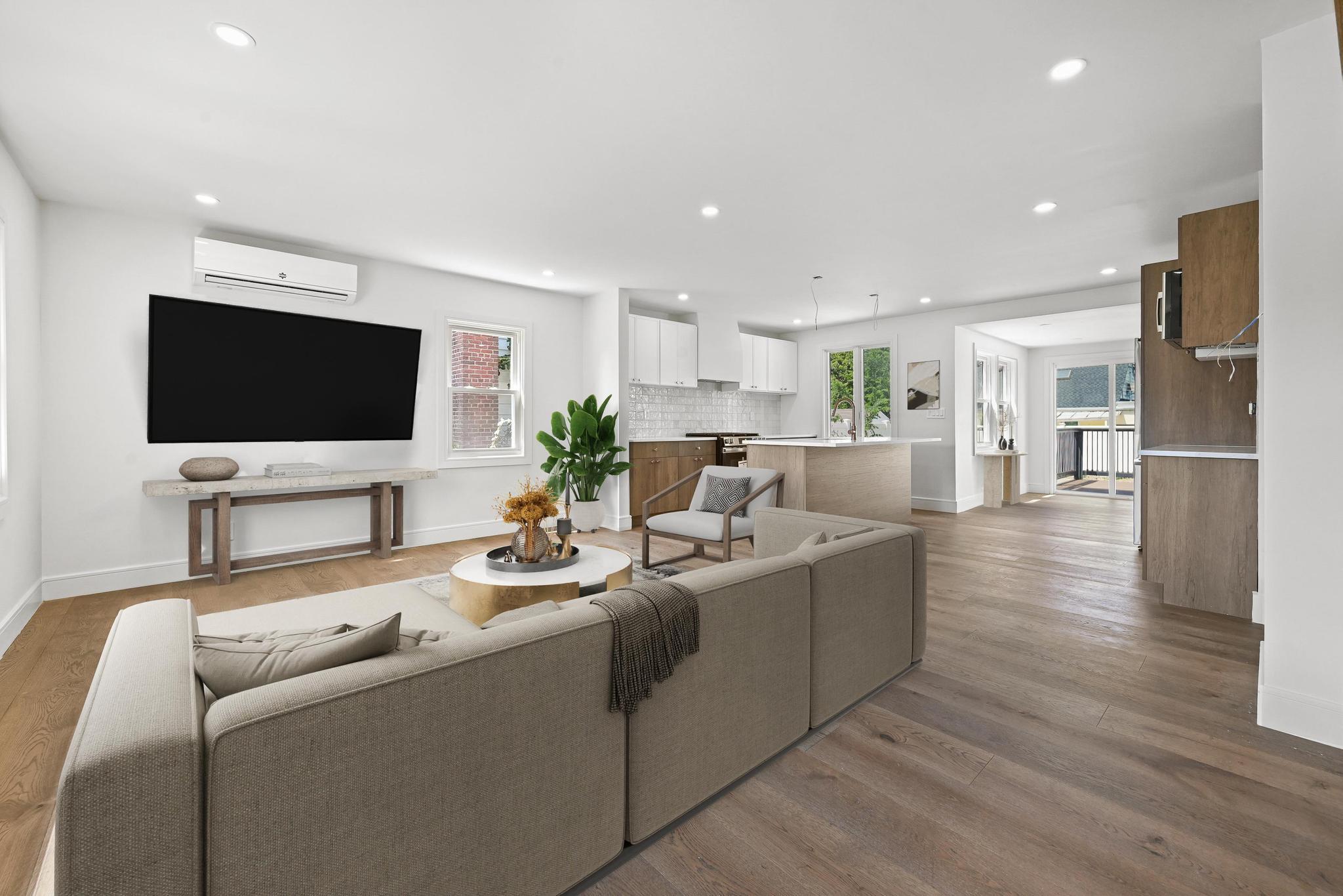 747 New Street, Uniondale, NY 11553