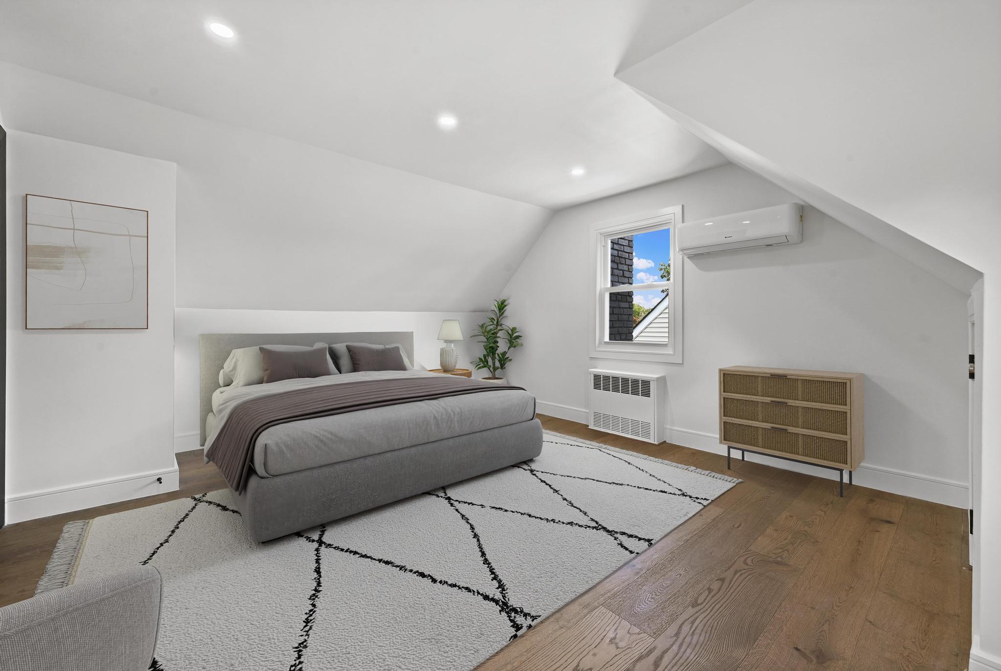 747 New Street, Uniondale, NY 11553