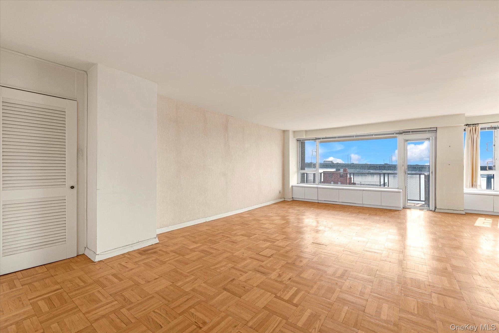 166-25 Powells Cove Boulevard # 11L, Beechhurst, NY 11357