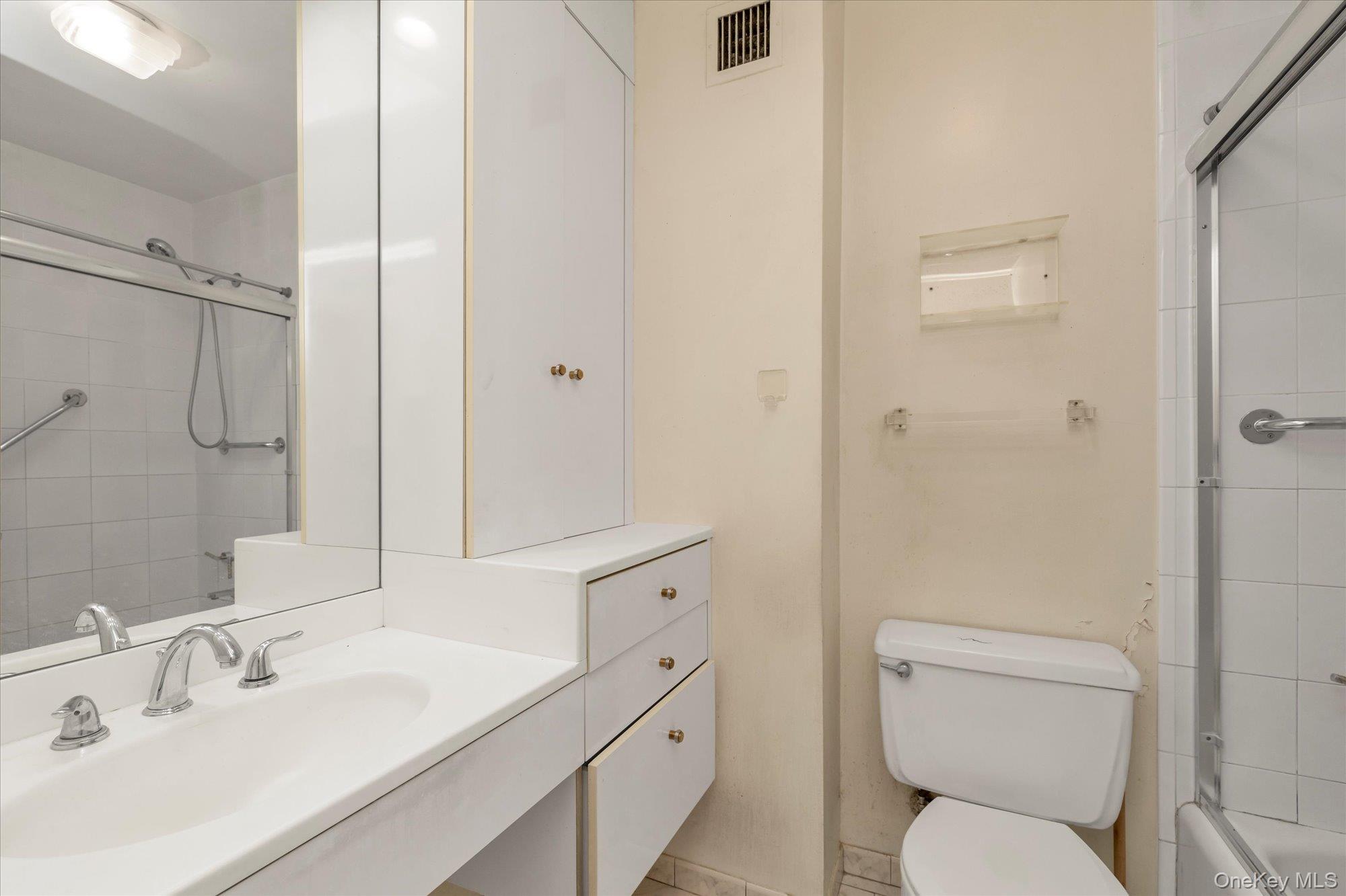 166-25 Powells Cove Boulevard # 11L, Beechhurst, NY 11357