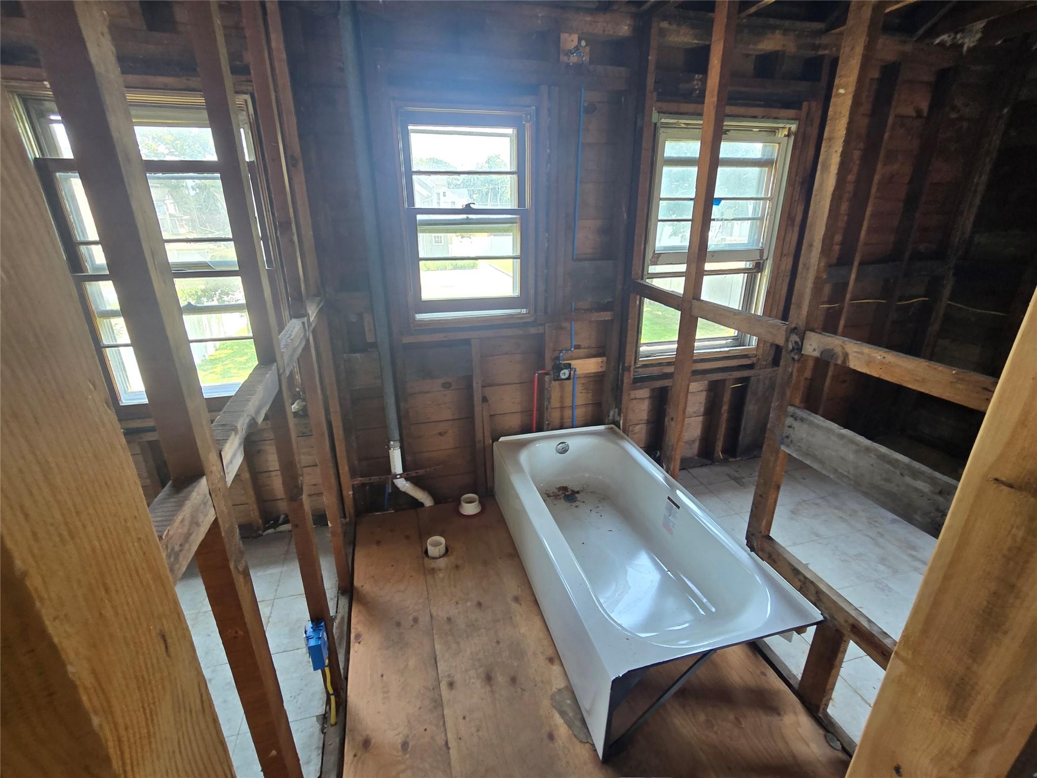 31 Union Ave, Patchogue, NY 11772