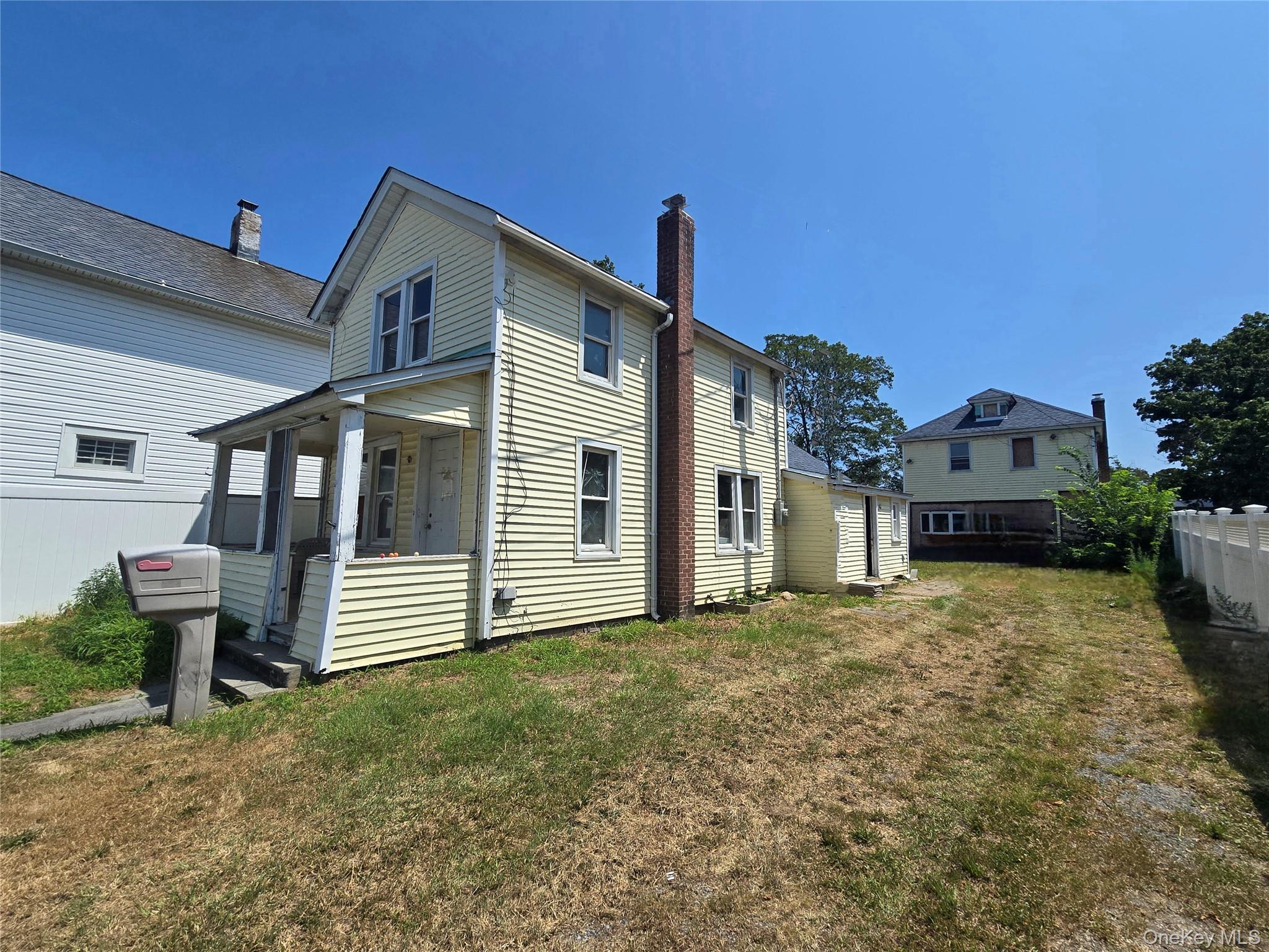 31 Union Ave, Patchogue, NY 11772