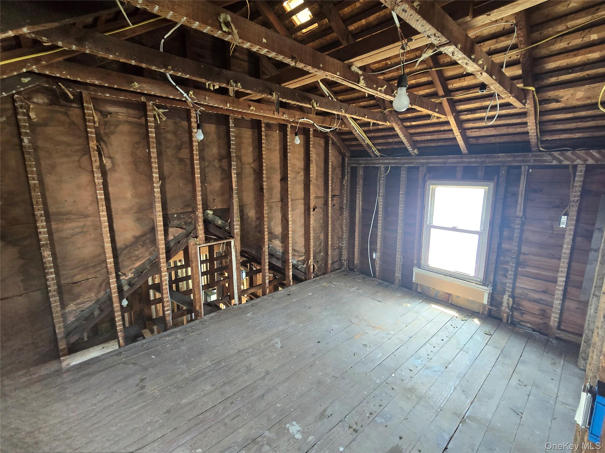 31 Union Ave, Patchogue, NY 11772