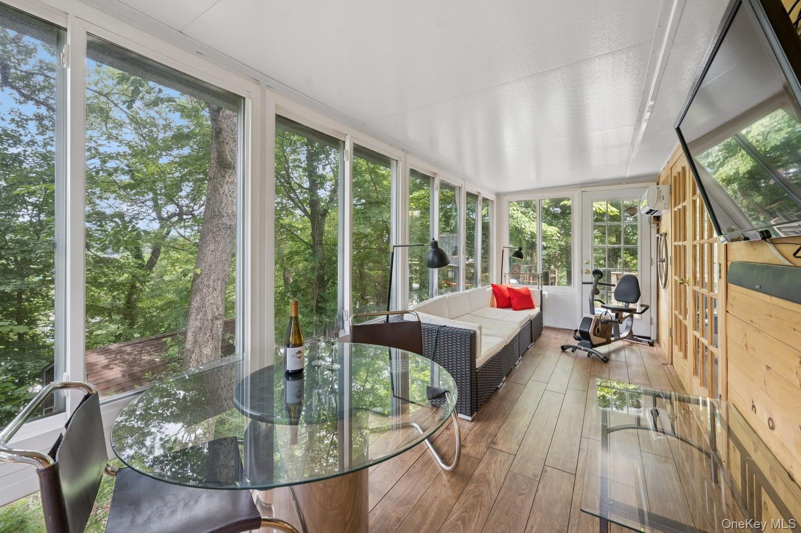 8 Towle Place, Glen Cove, NY 11542