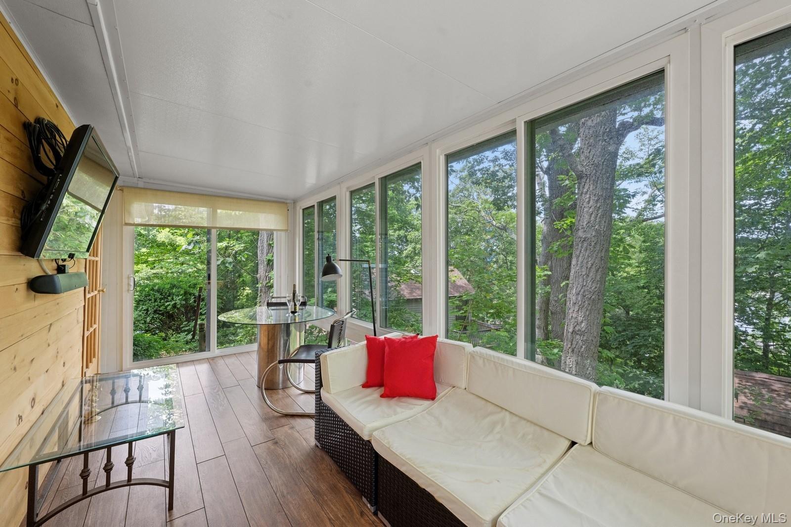 8 Towle Place, Glen Cove, NY 11542