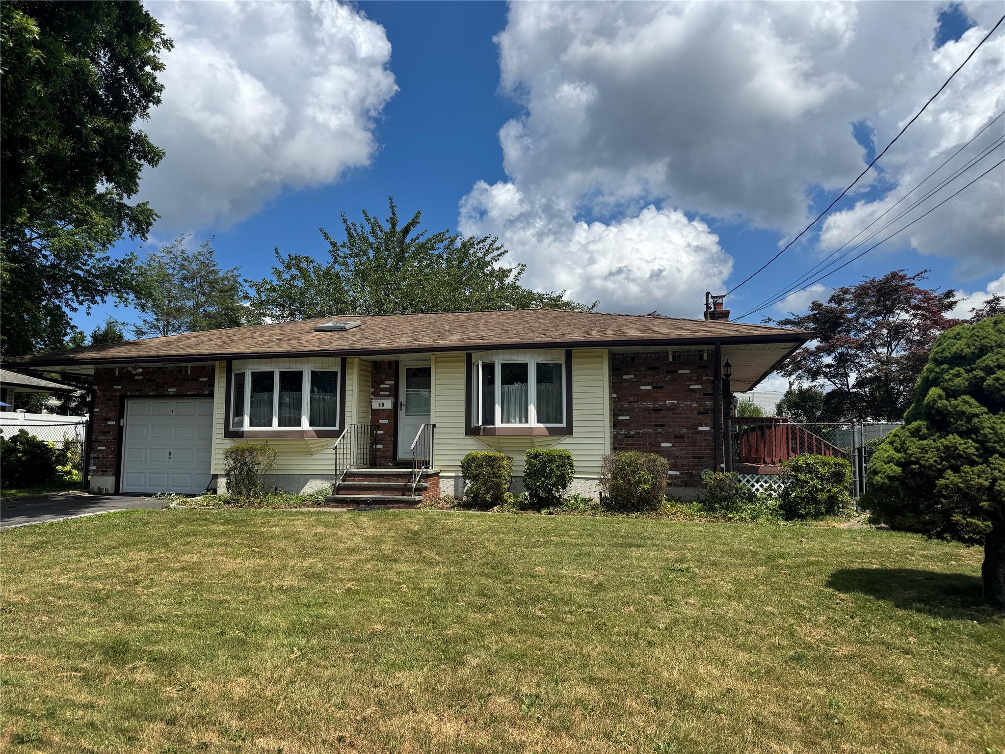18 Sugarwood Lane, Commack, NY 11725