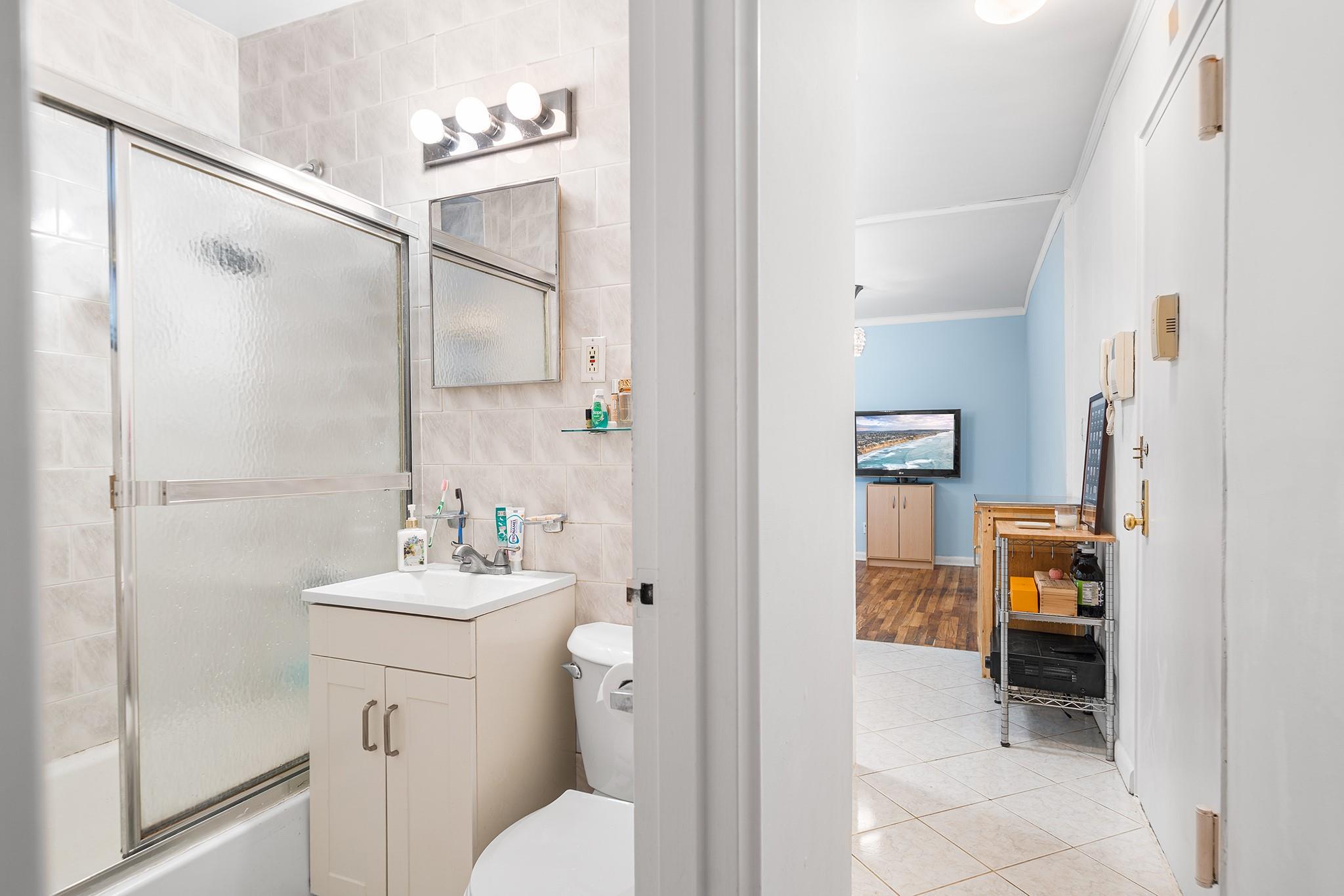 4 W 101st Street # 1, New York (Manhattan), NY 10025