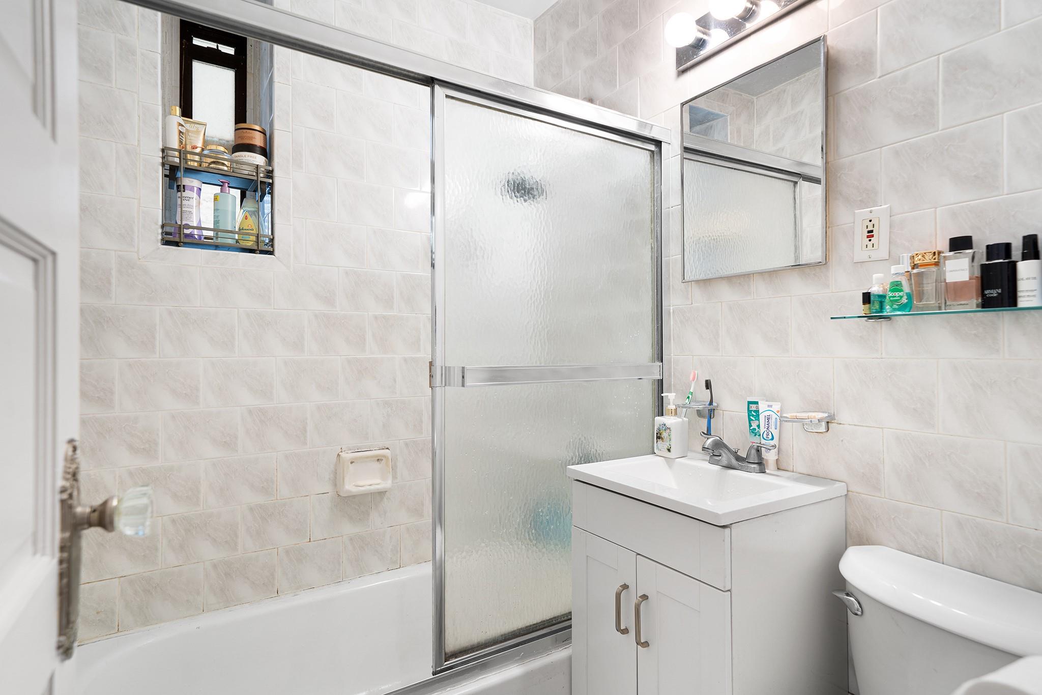 4 W 101st Street # 1, New York (Manhattan), NY 10025