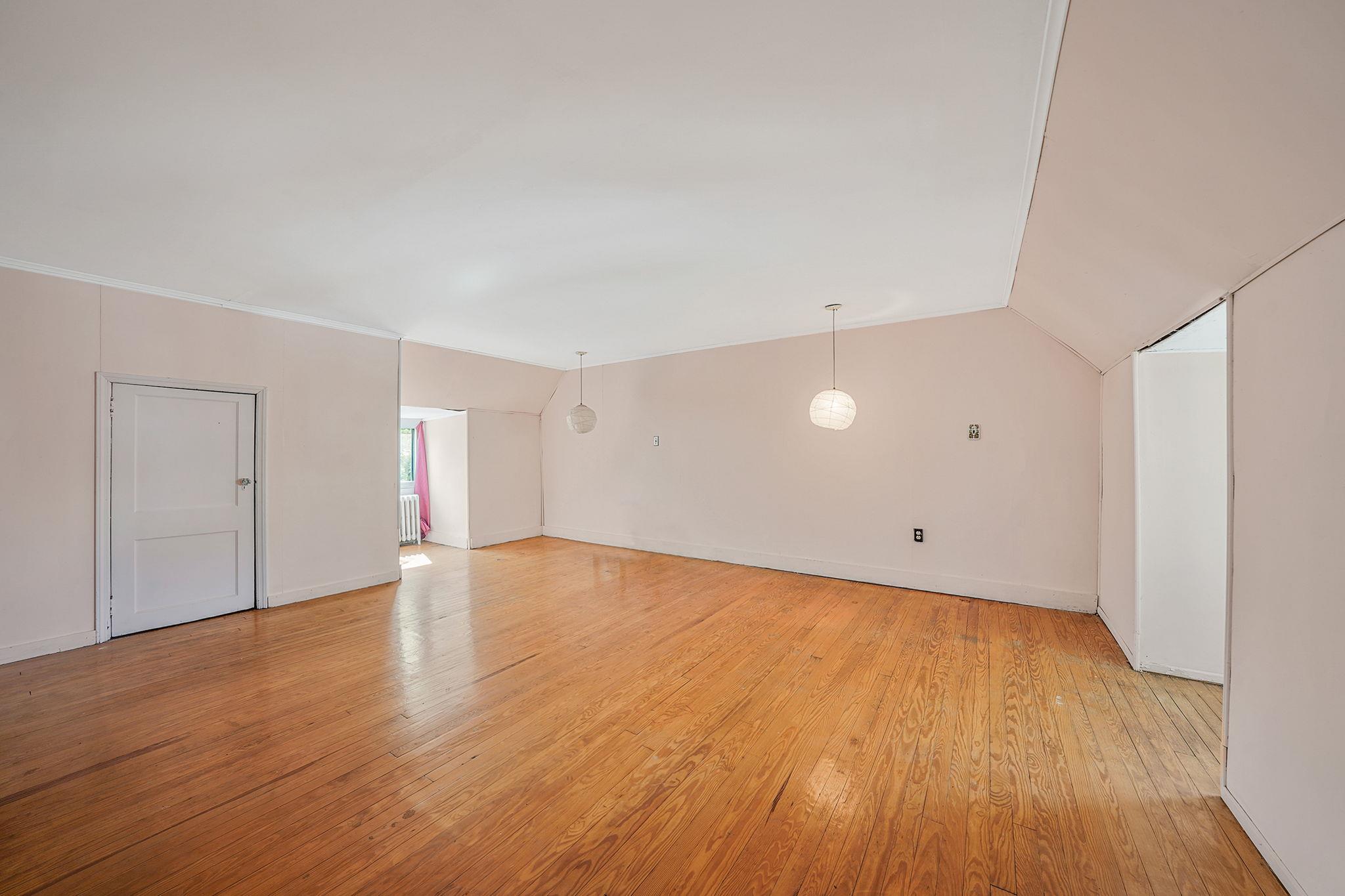 35-24 88th Street, Jackson Heights, NY 11372