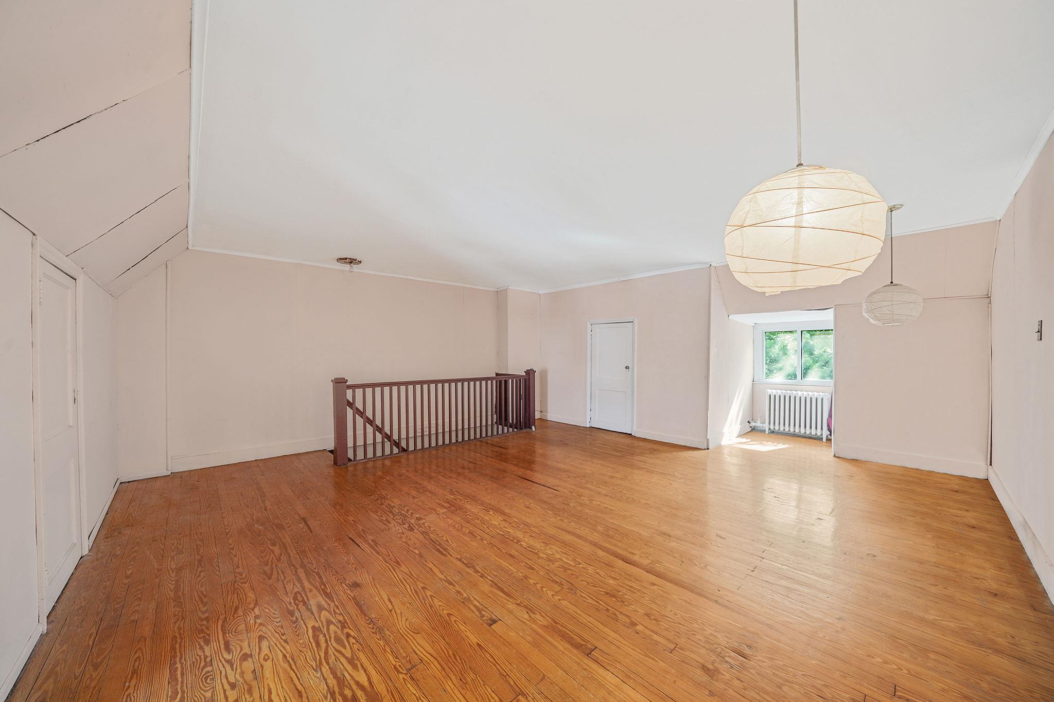 35-24 88th Street, Jackson Heights, NY 11372