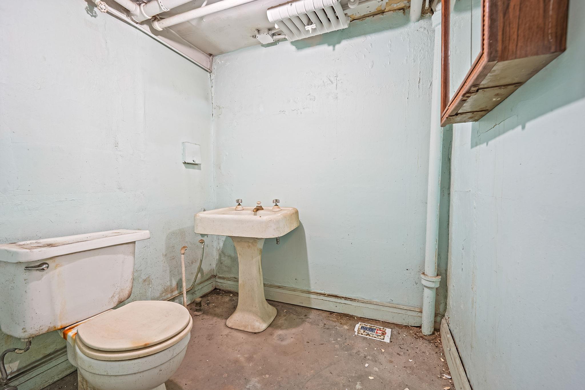 35-24 88th Street, Jackson Heights, NY 11372