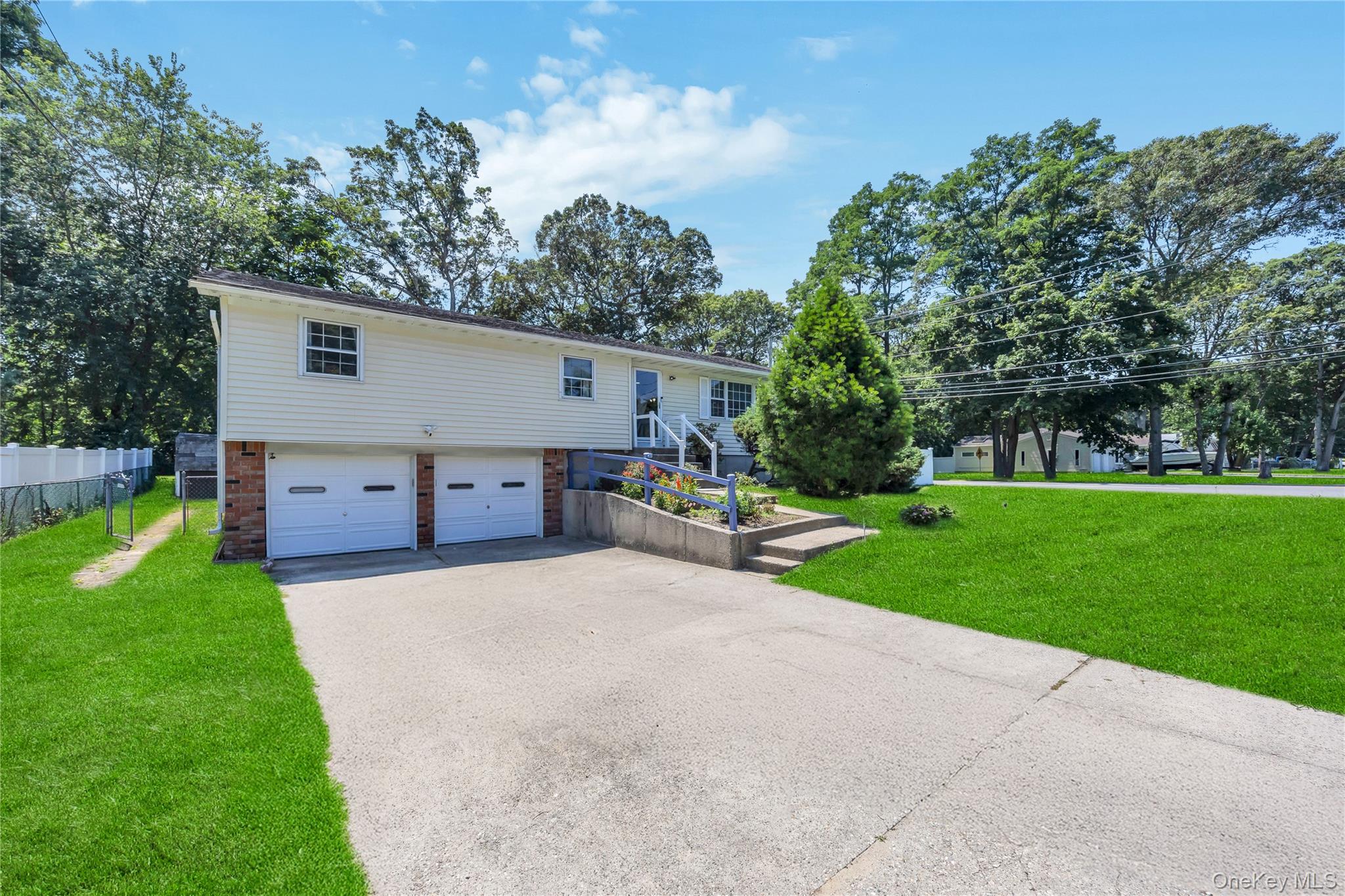 30 Somerset Street, Centereach, NY 11720