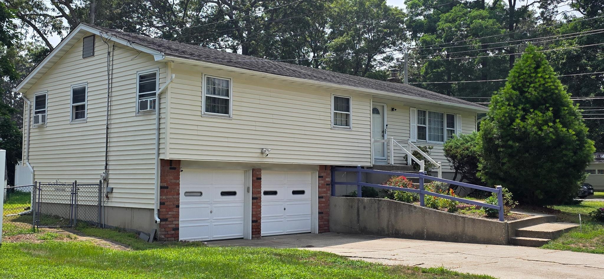 30 Somerset Street, Centereach, NY 11720