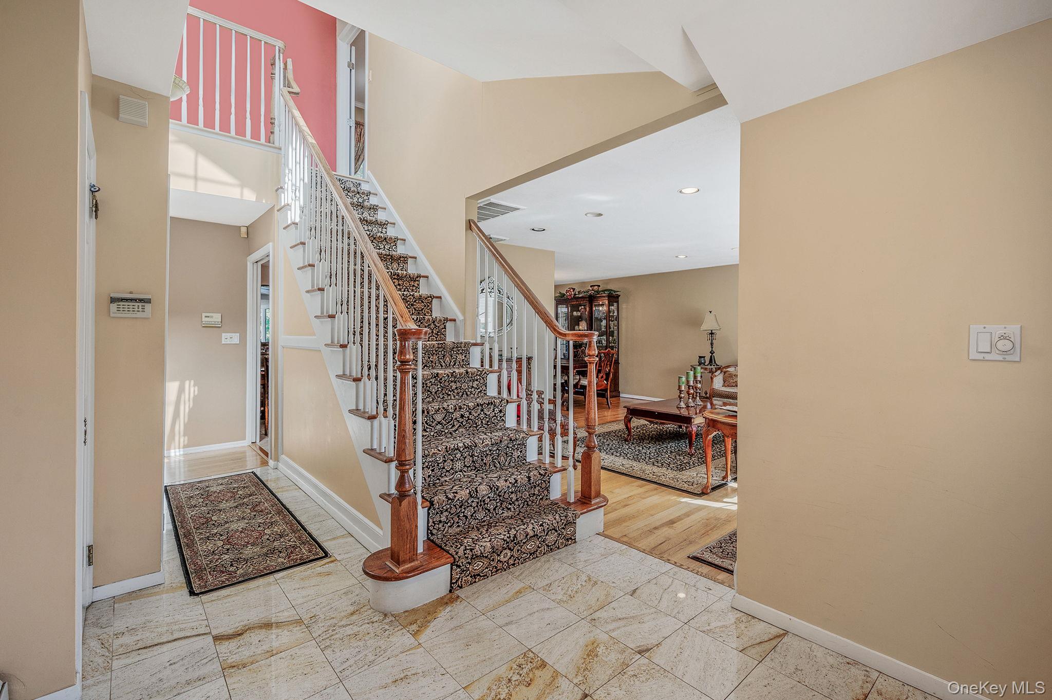 122 Southern Parkway, Plainview, NY 11803