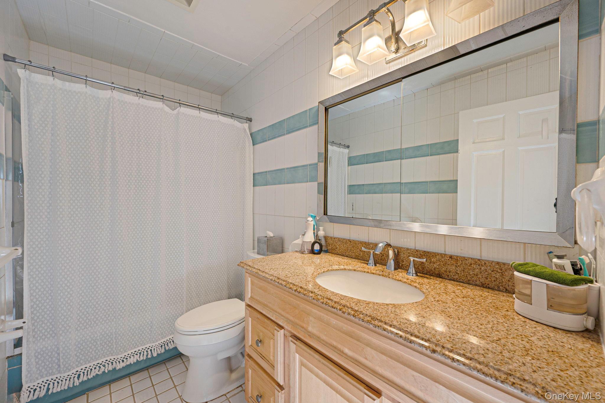 122 Southern Parkway, Plainview, NY 11803