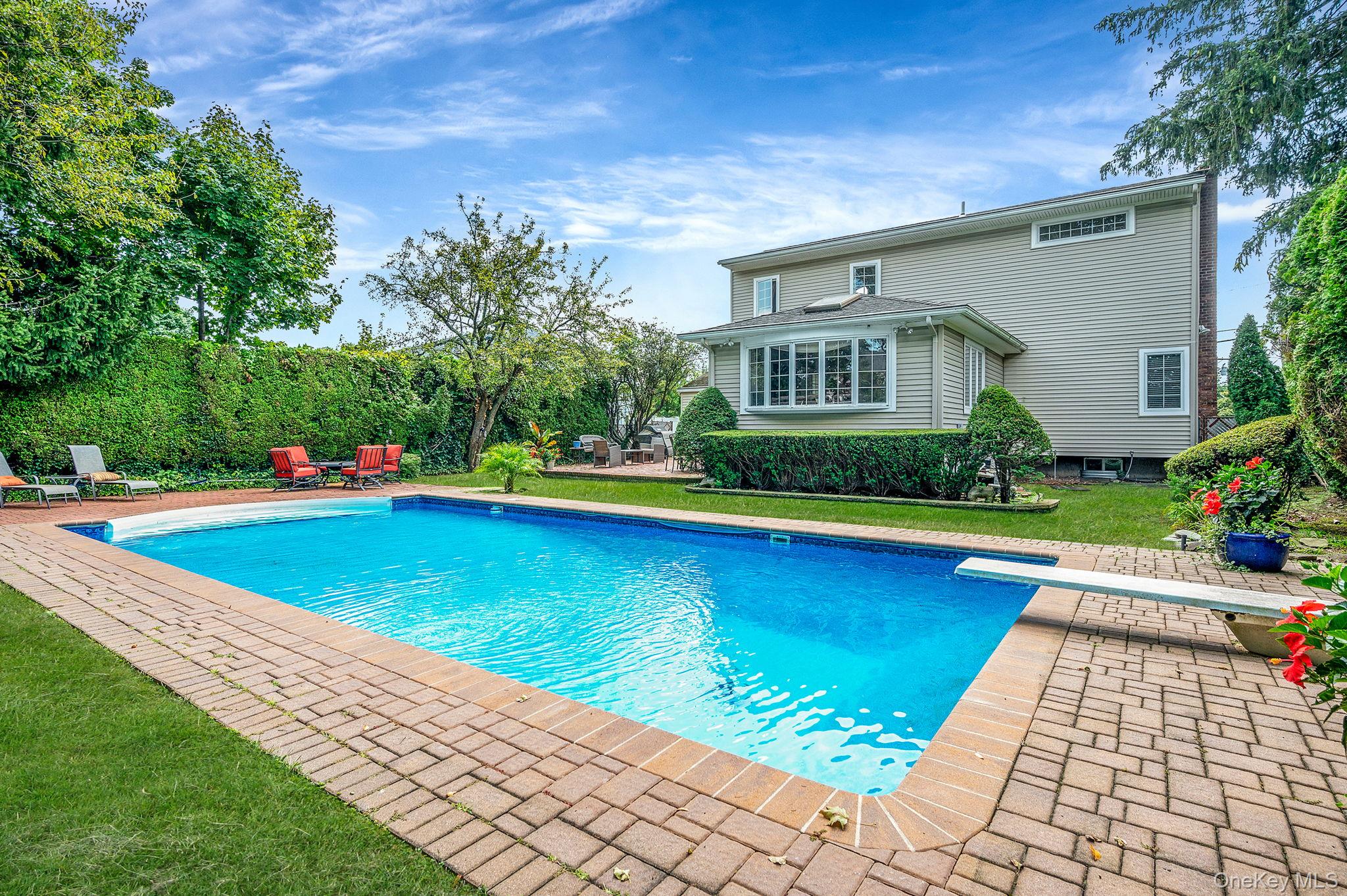 122 Southern Parkway, Plainview, NY 11803