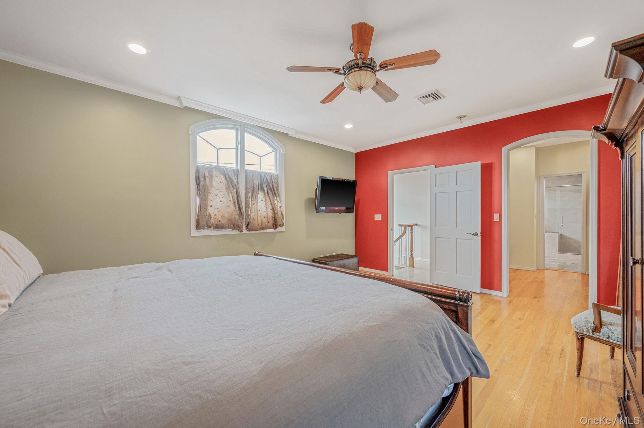 122 Southern Parkway, Plainview, NY 11803