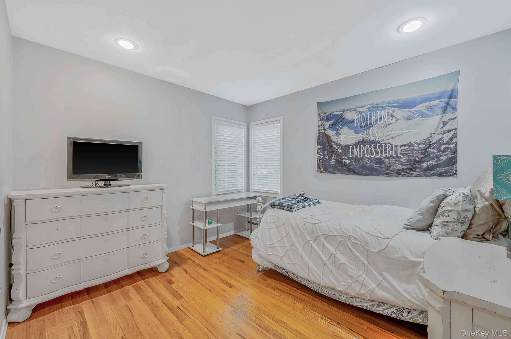 122 Southern Parkway, Plainview, NY 11803