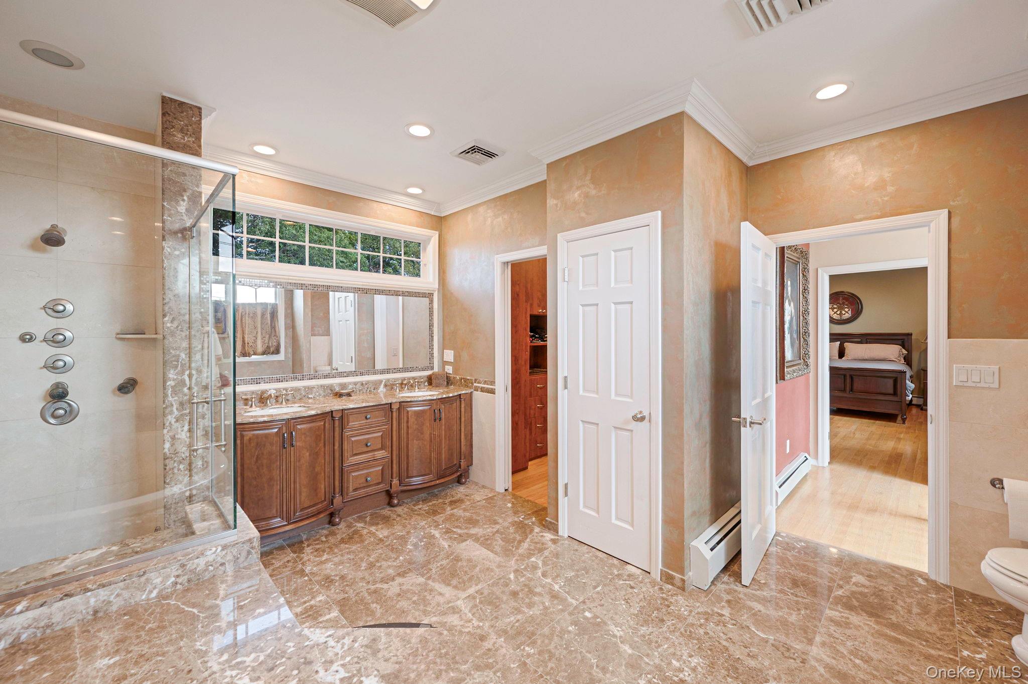 122 Southern Parkway, Plainview, NY 11803