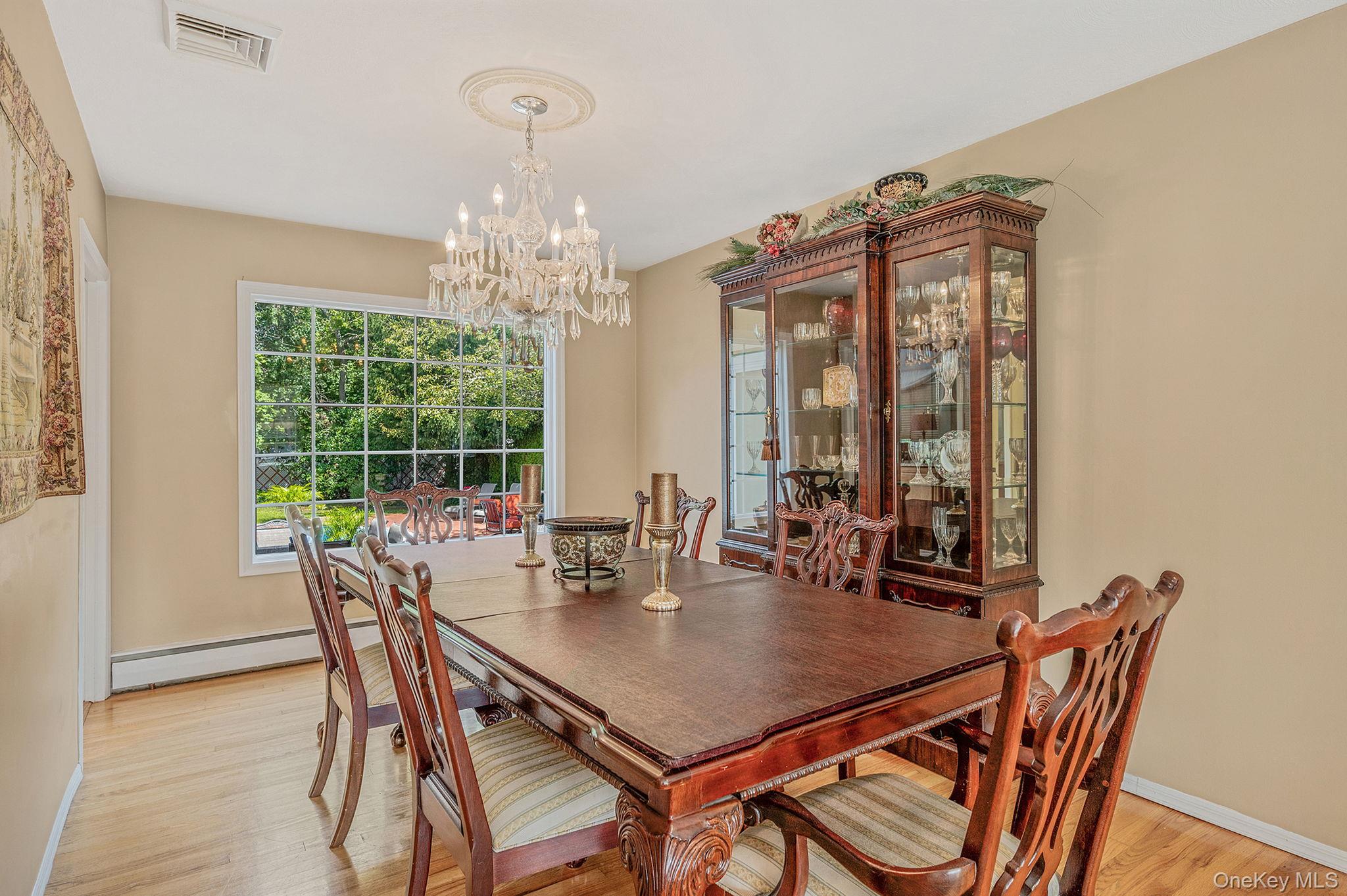 122 Southern Parkway, Plainview, NY 11803