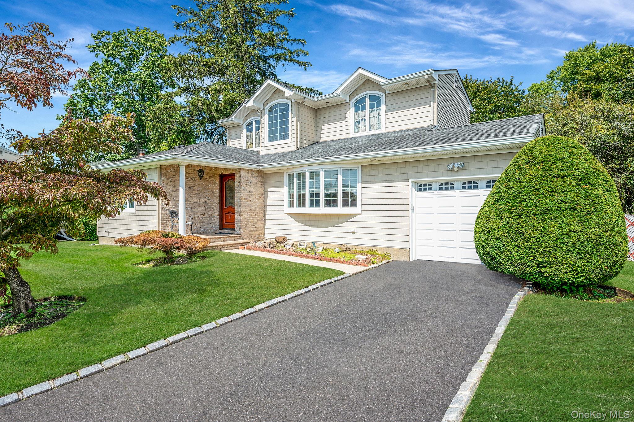 122 Southern Parkway, Plainview, NY 11803