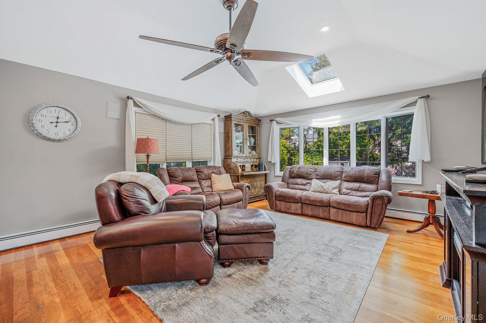 122 Southern Parkway, Plainview, NY 11803