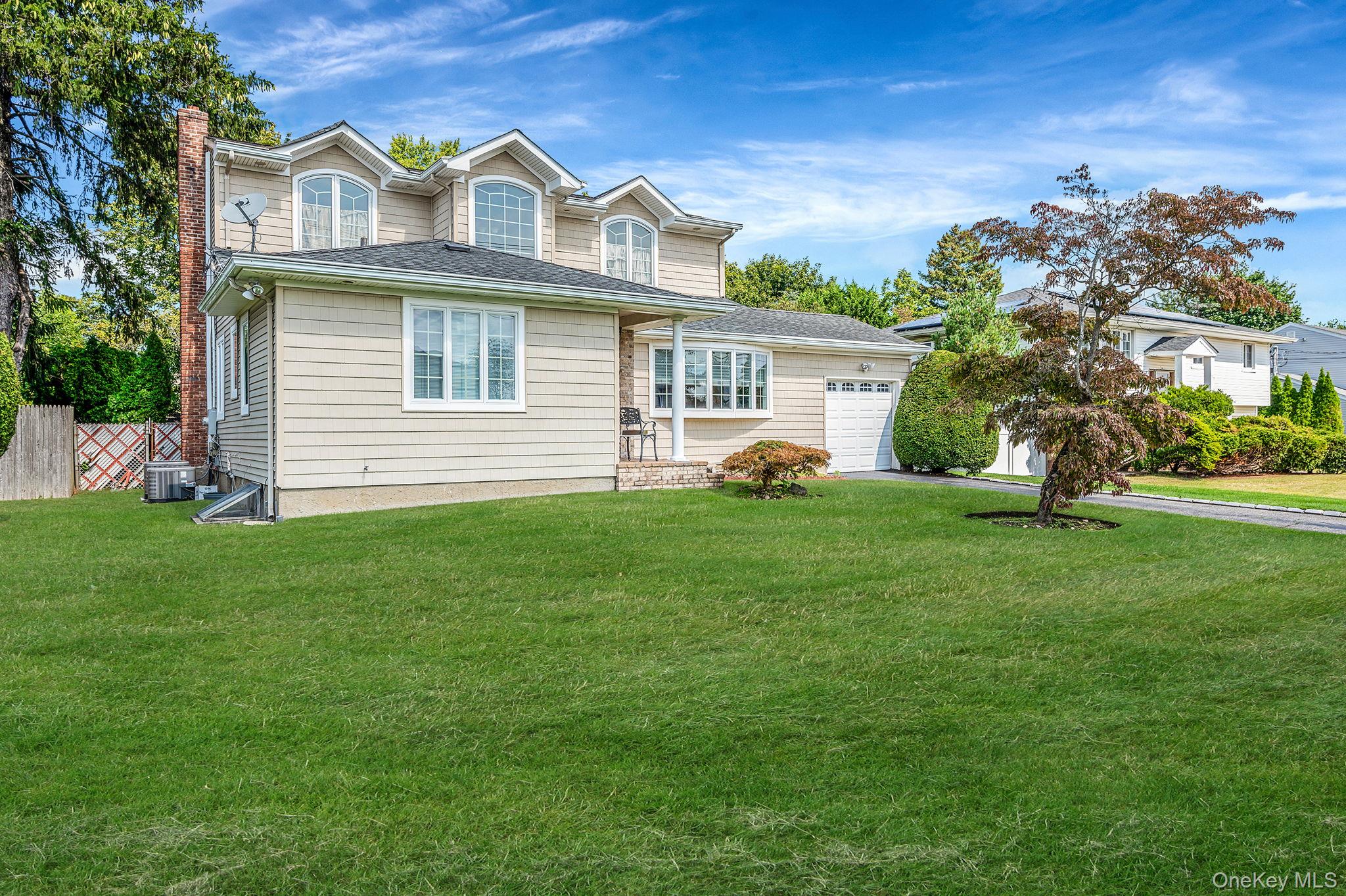 122 Southern Parkway, Plainview, NY 11803