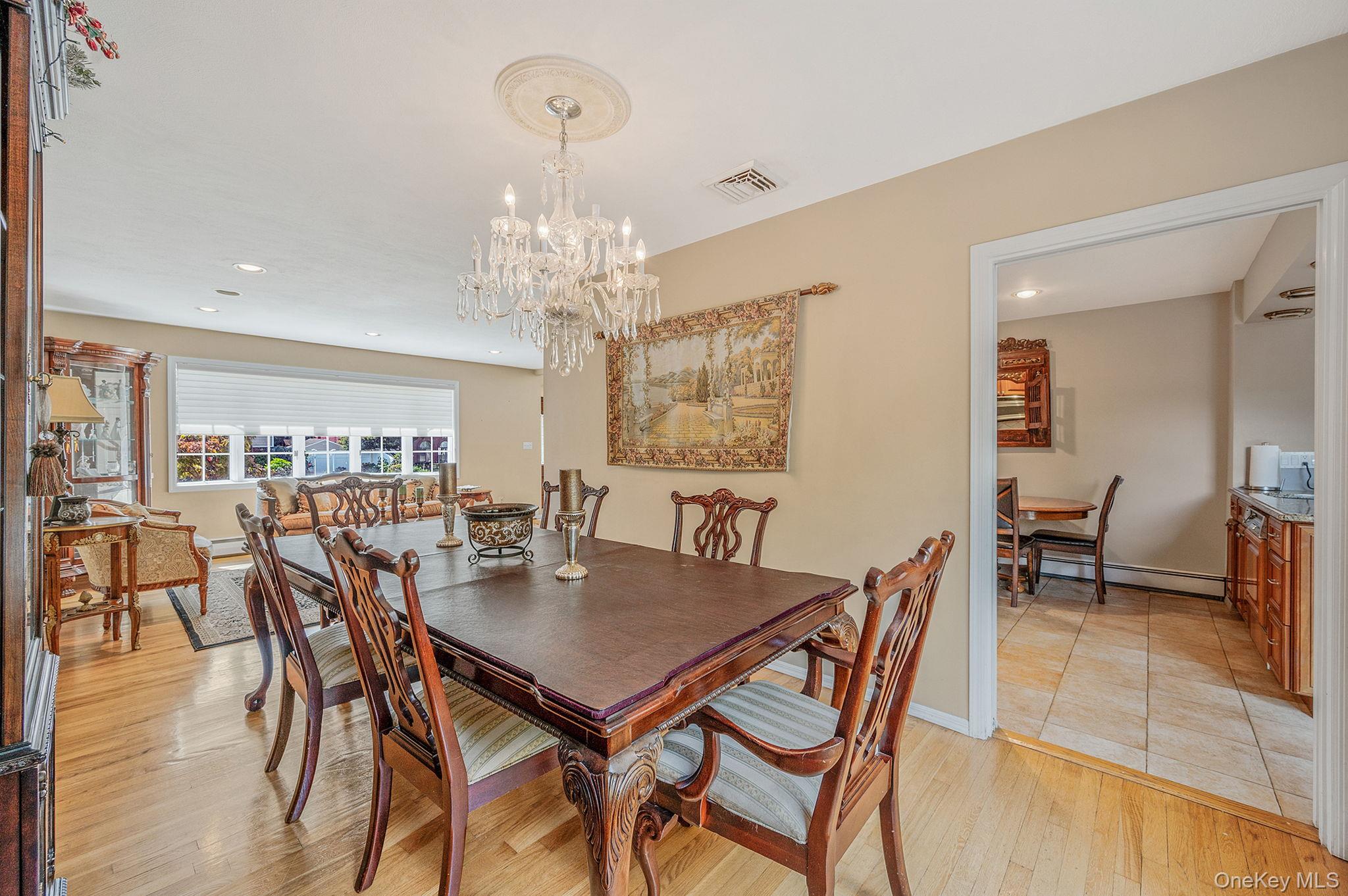 122 Southern Parkway, Plainview, NY 11803